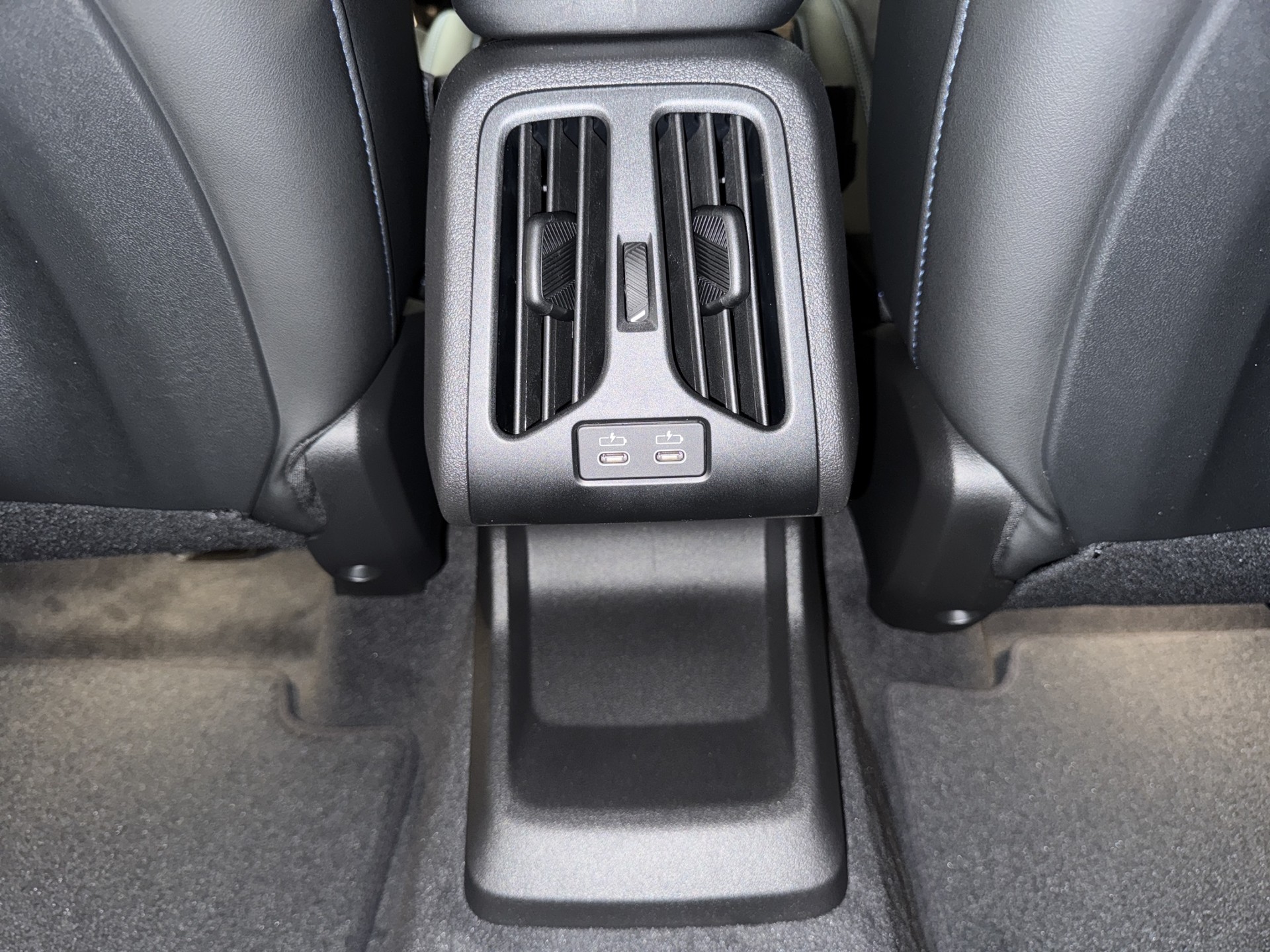 BMW X1 20d xDrive-image-18