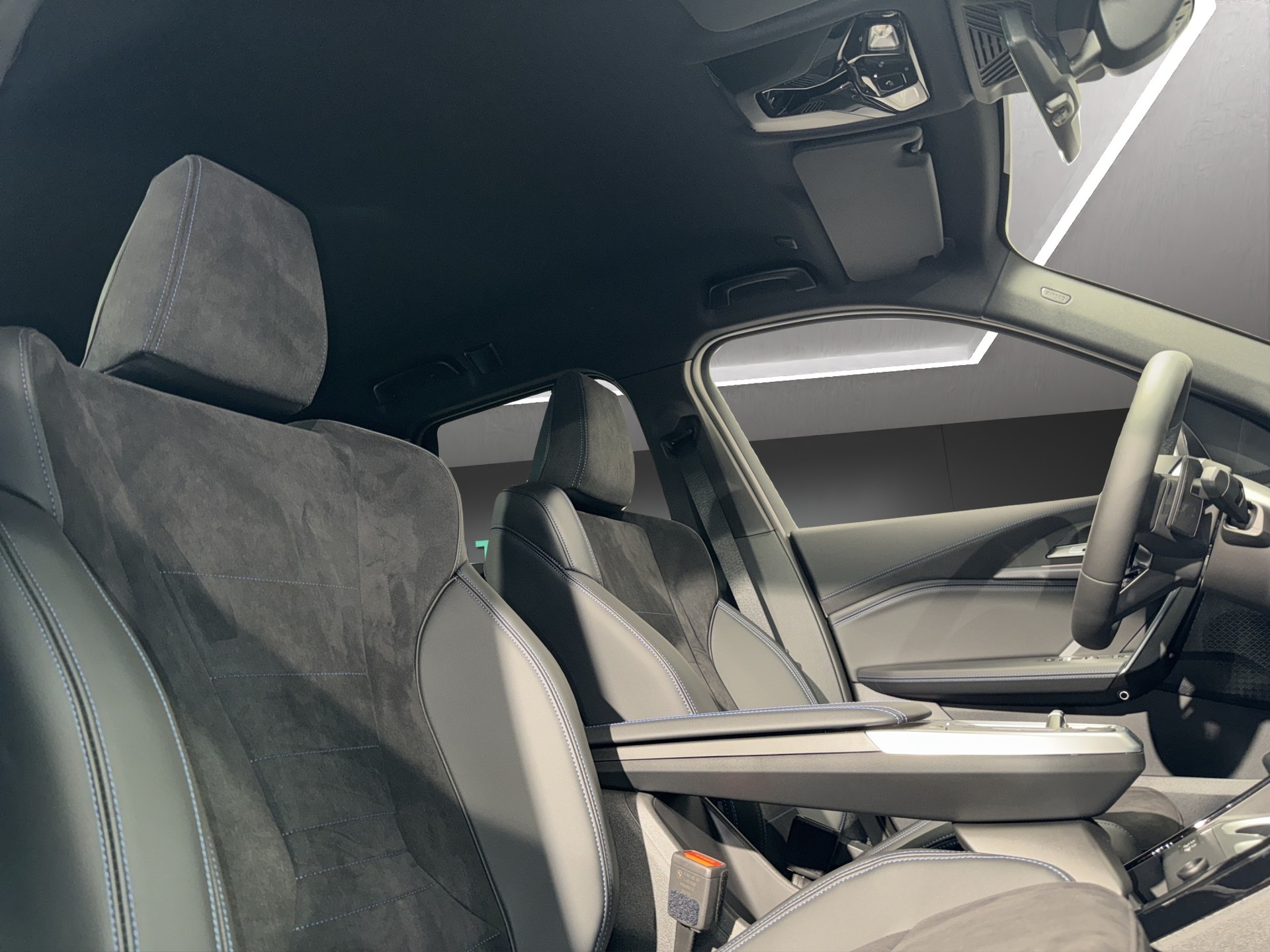 BMW X1 20d xDrive-image-11