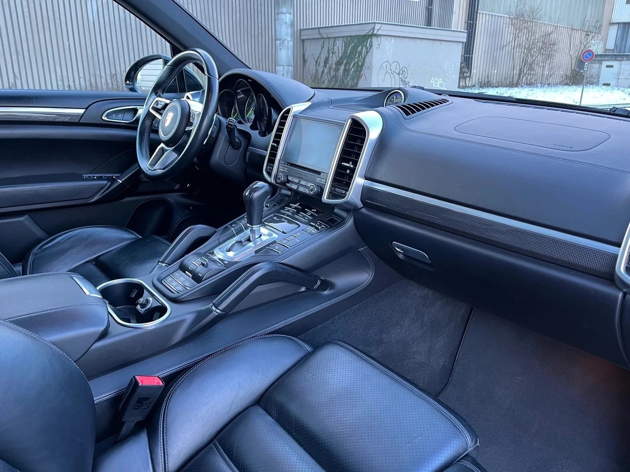 PORSCHE Cayenne S E-Hybrid Platinum Edition-image-10