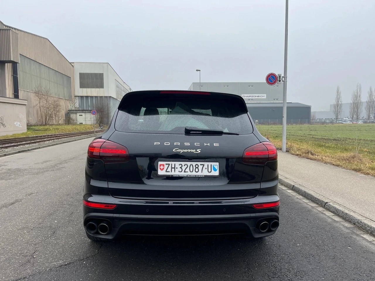 PORSCHE Cayenne S E-Hybrid Platinum Edition-image-3