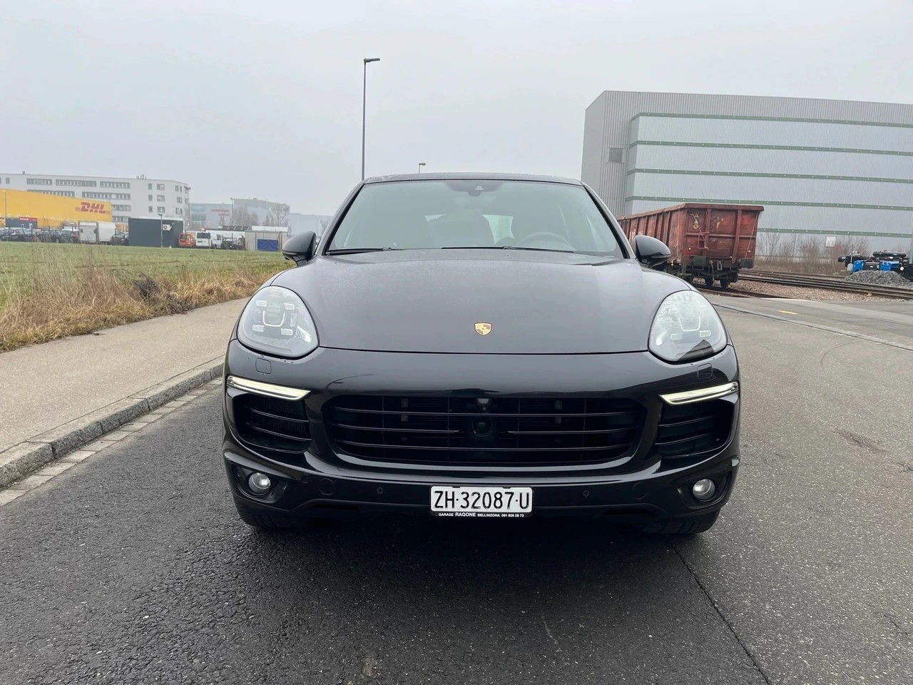 PORSCHE Cayenne S E-Hybrid Platinum Edition-image-8