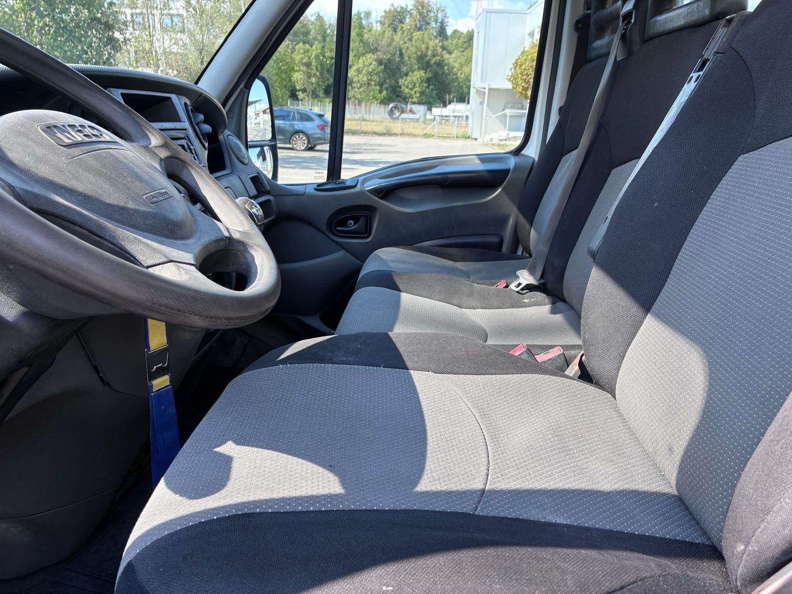 IVECO 35 C 13-image-2