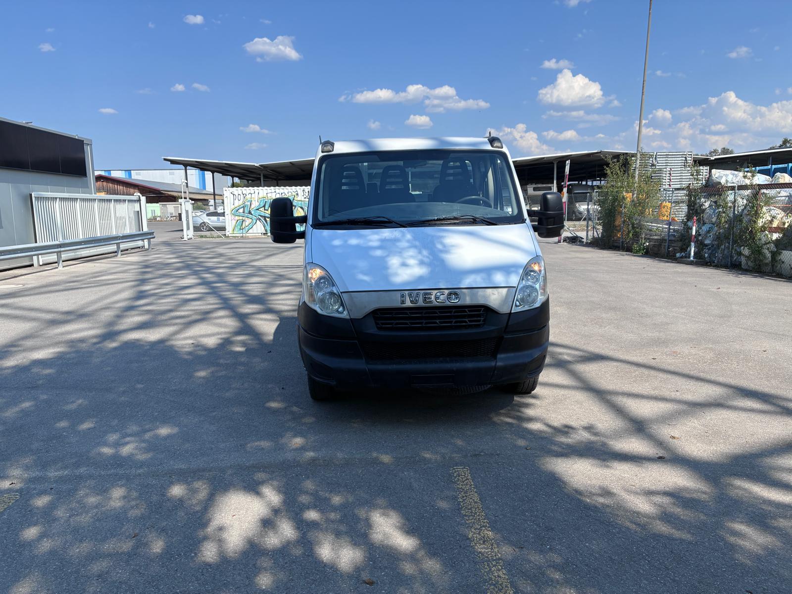 IVECO 35 C 13-image-1