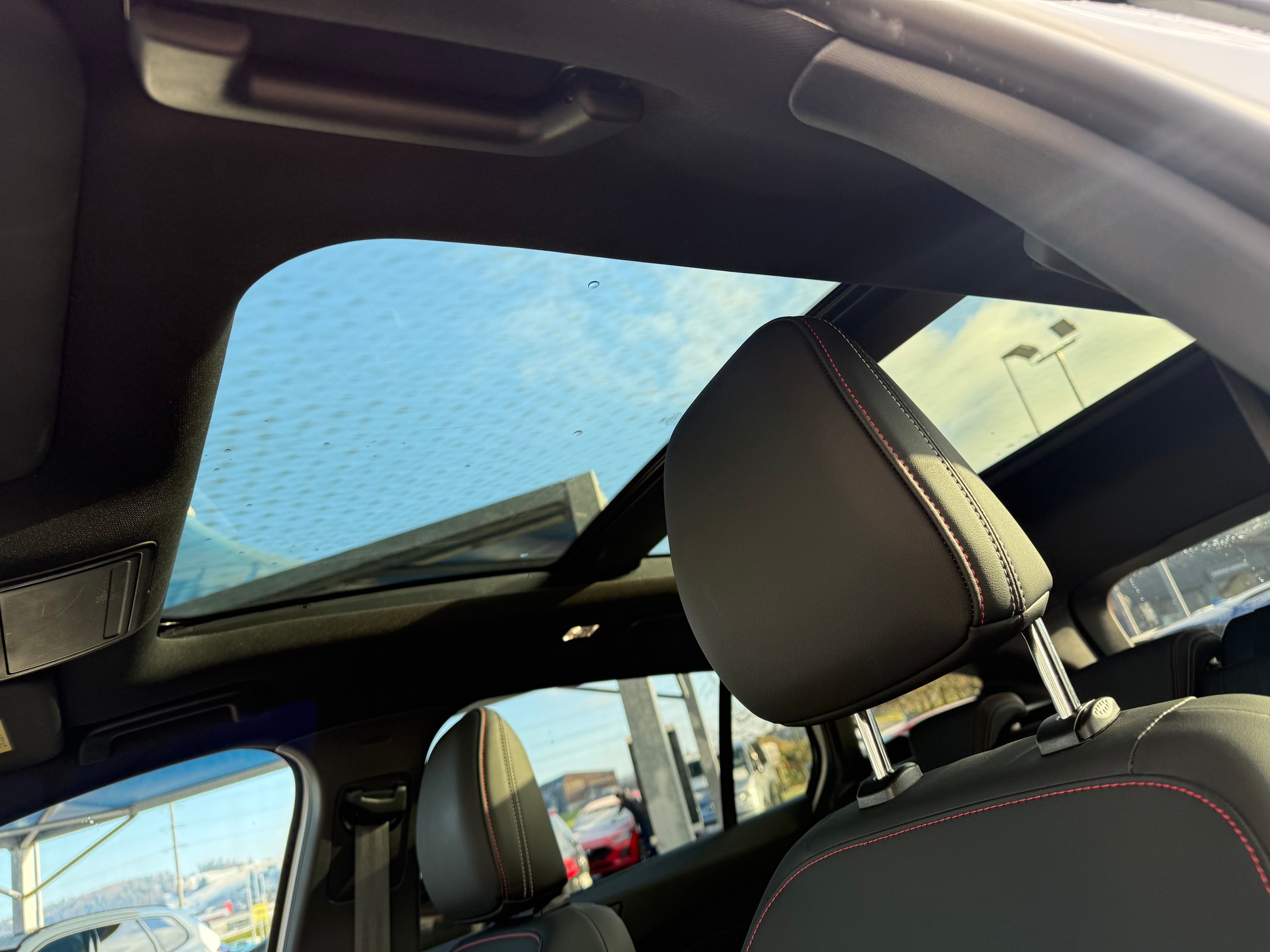 FORD Focus Station Wagon 1.0i EcoB Hybrid 155 ST-Line X-image-7