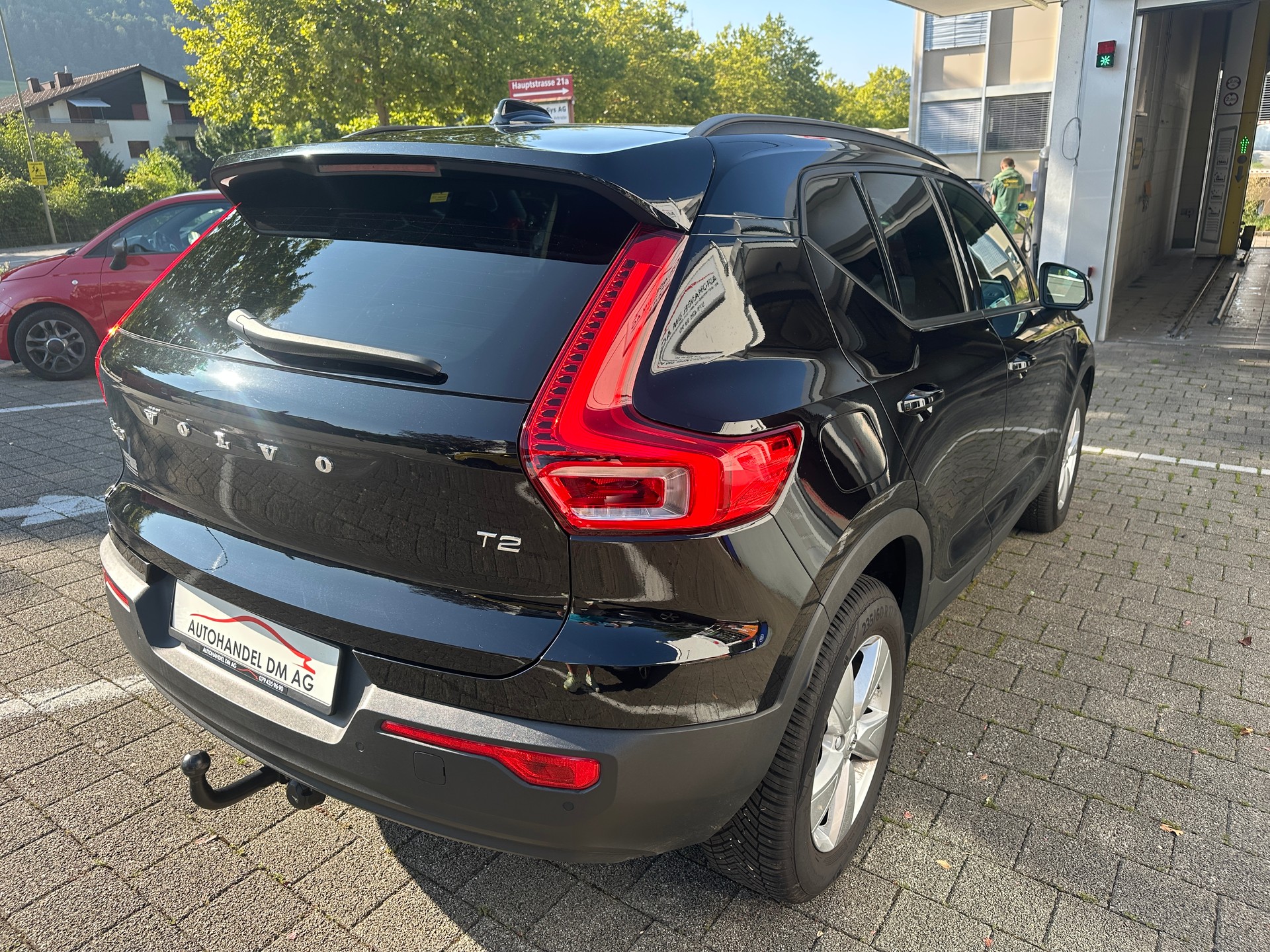 VOLVO XC40 T2 Momentum Light Geartronic-image-5