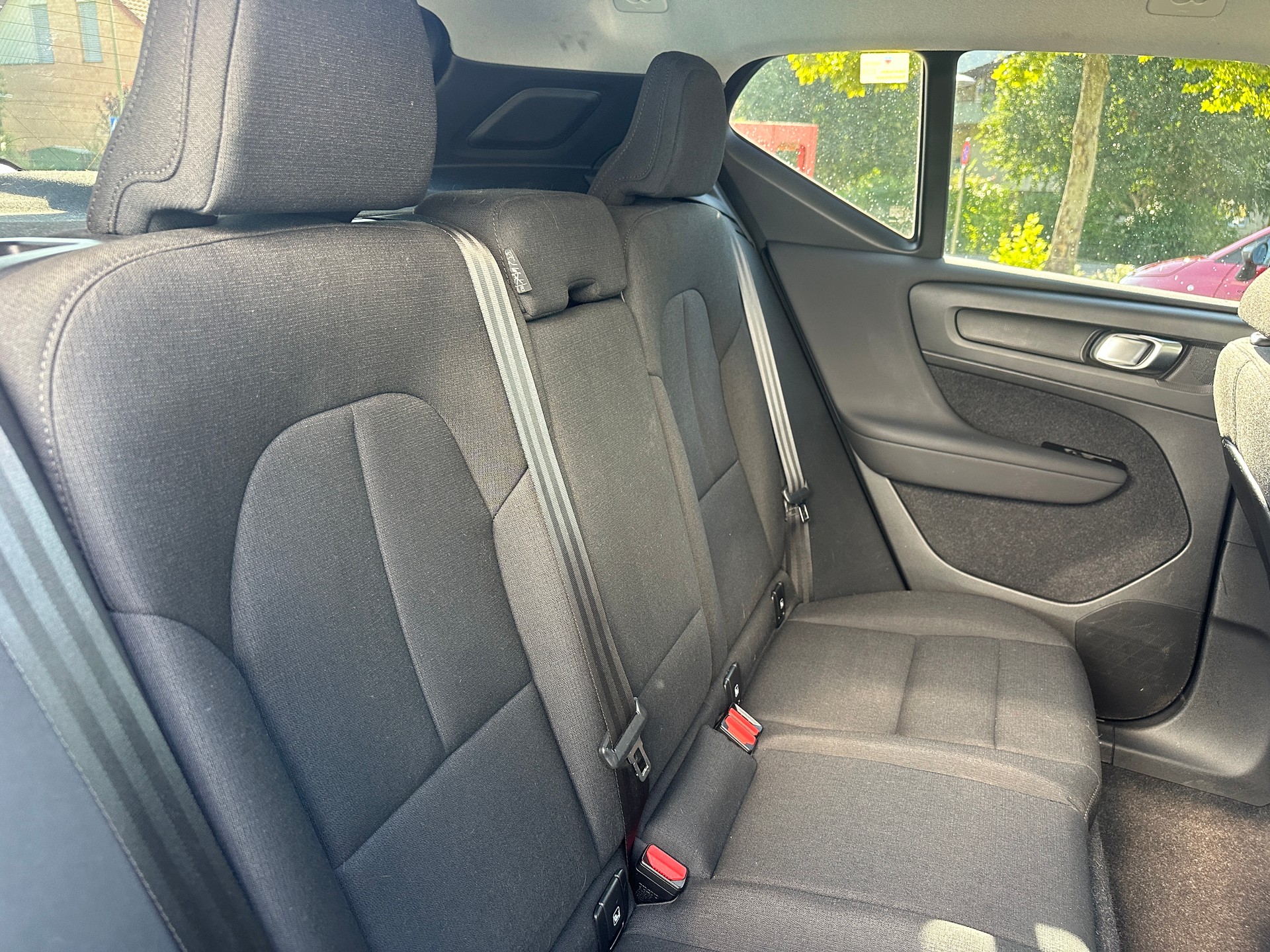 VOLVO XC40 T2 Momentum Light Geartronic-image-13