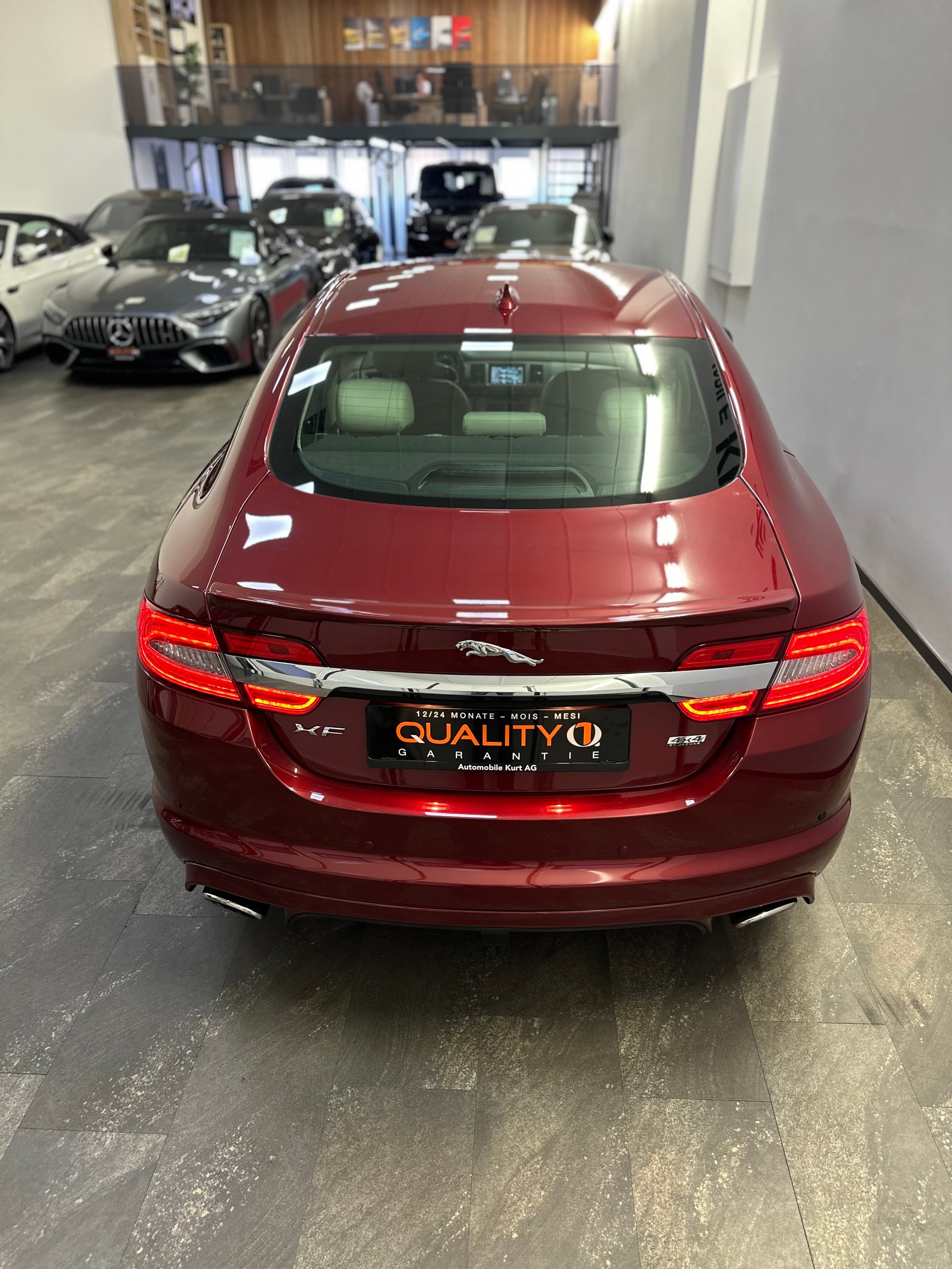 JAGUAR XF 3.0 V6 S/C R-Sport 4x4-image-4