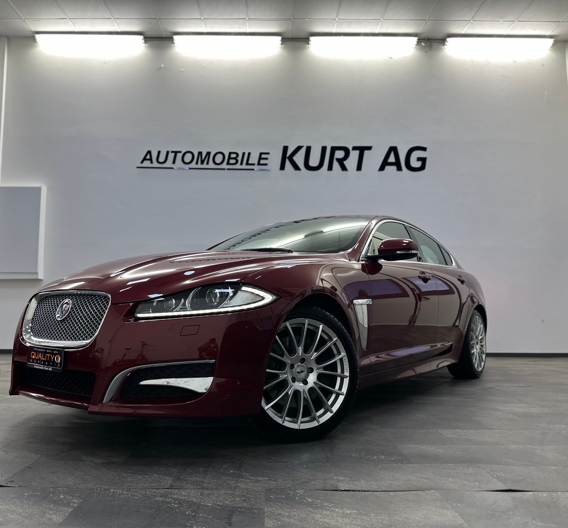 JAGUAR XF 3.0 V6 S/C R-Sport 4x4-image-1