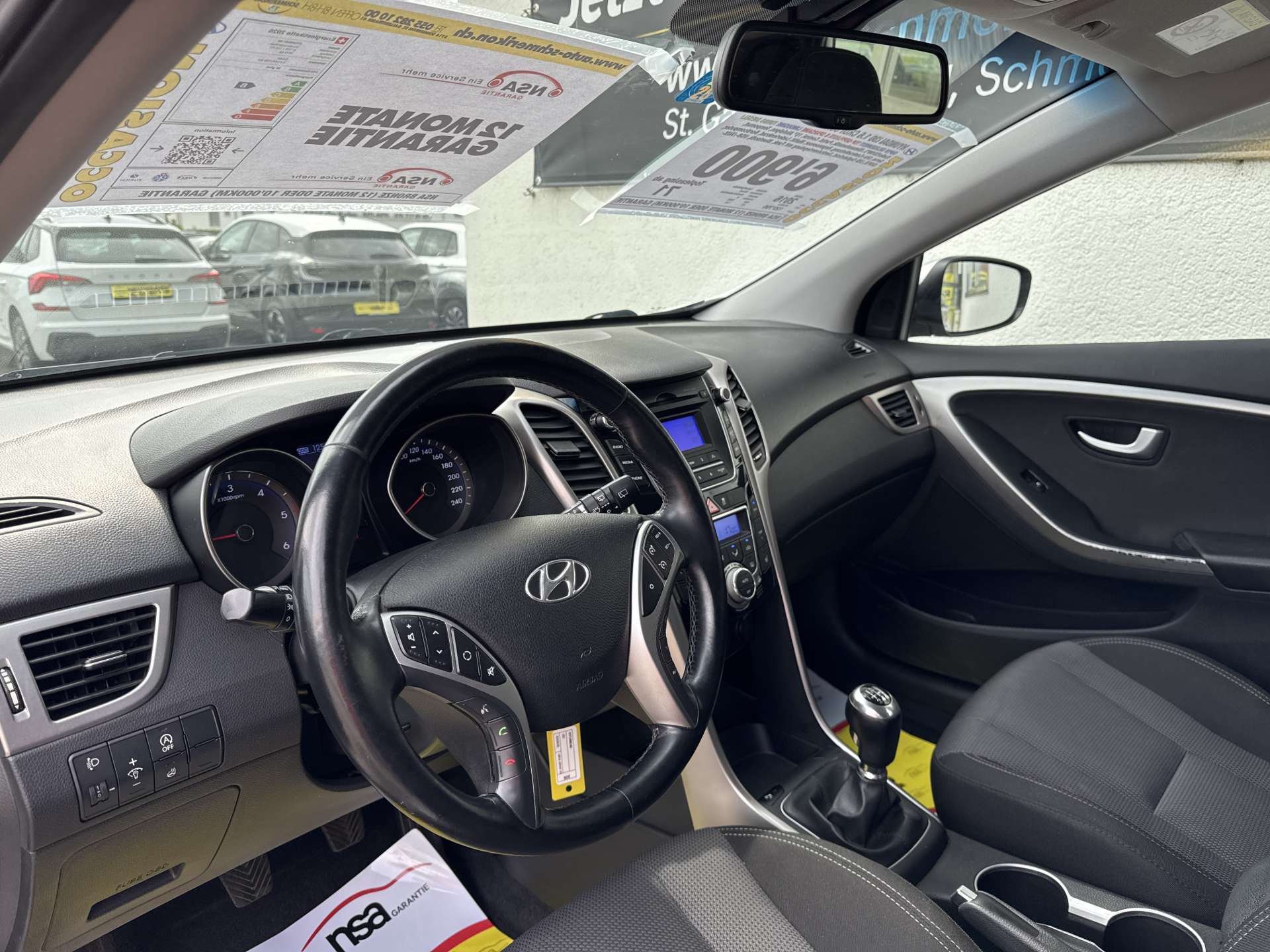 HYUNDAI i30 1.6 CRDi Comfort-image-1