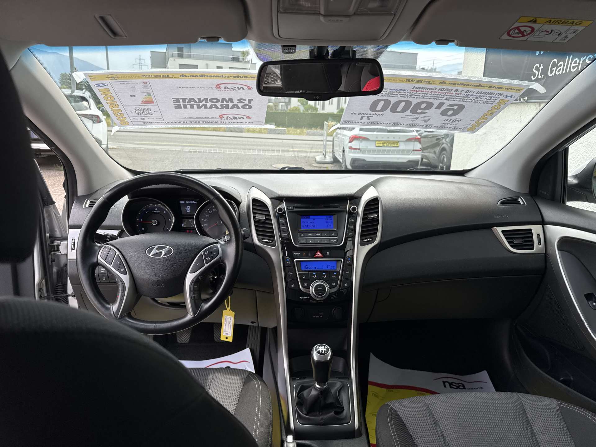 HYUNDAI i30 1.6 CRDi Comfort-image-5