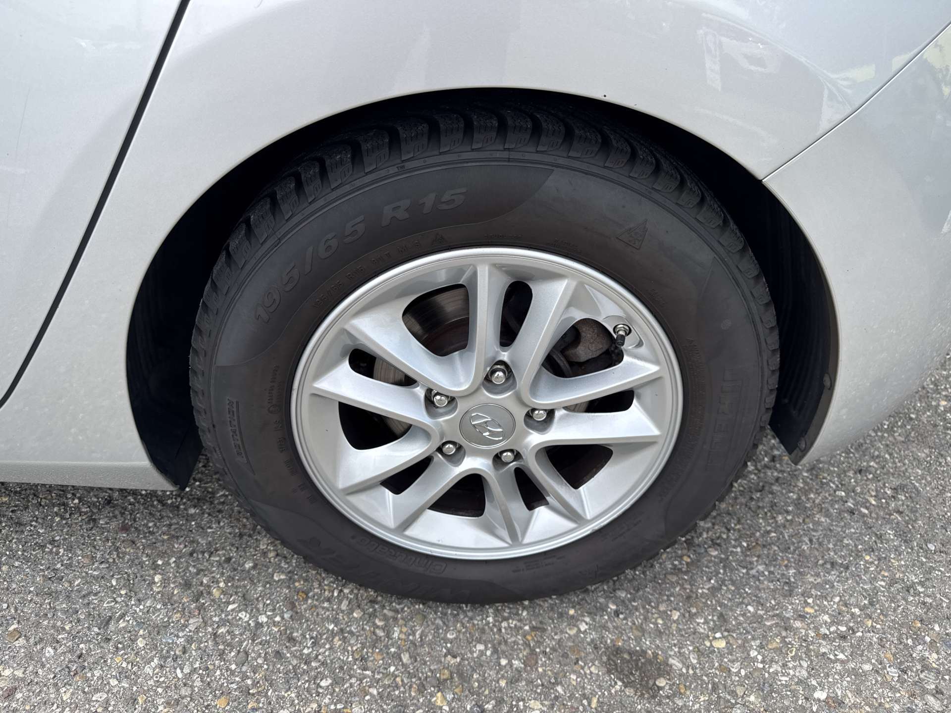 HYUNDAI i30 1.6 CRDi Comfort-image-9