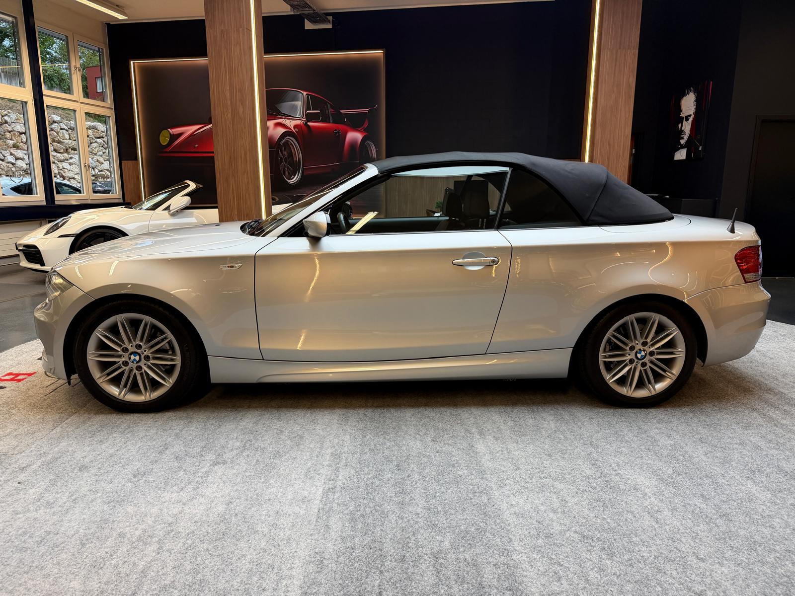 BMW 120i Cabrio-image-5