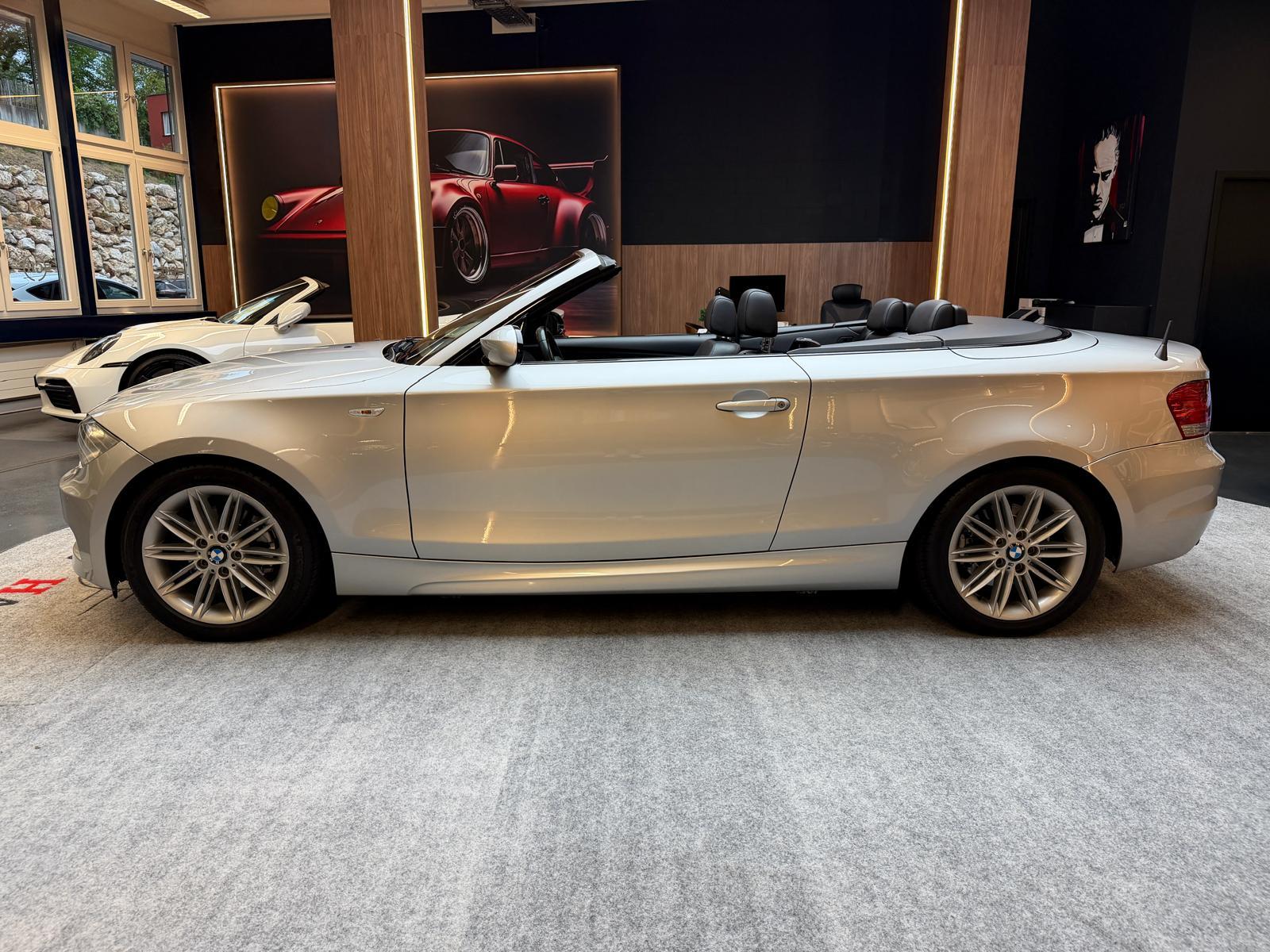 BMW 120i Cabrio-image-4