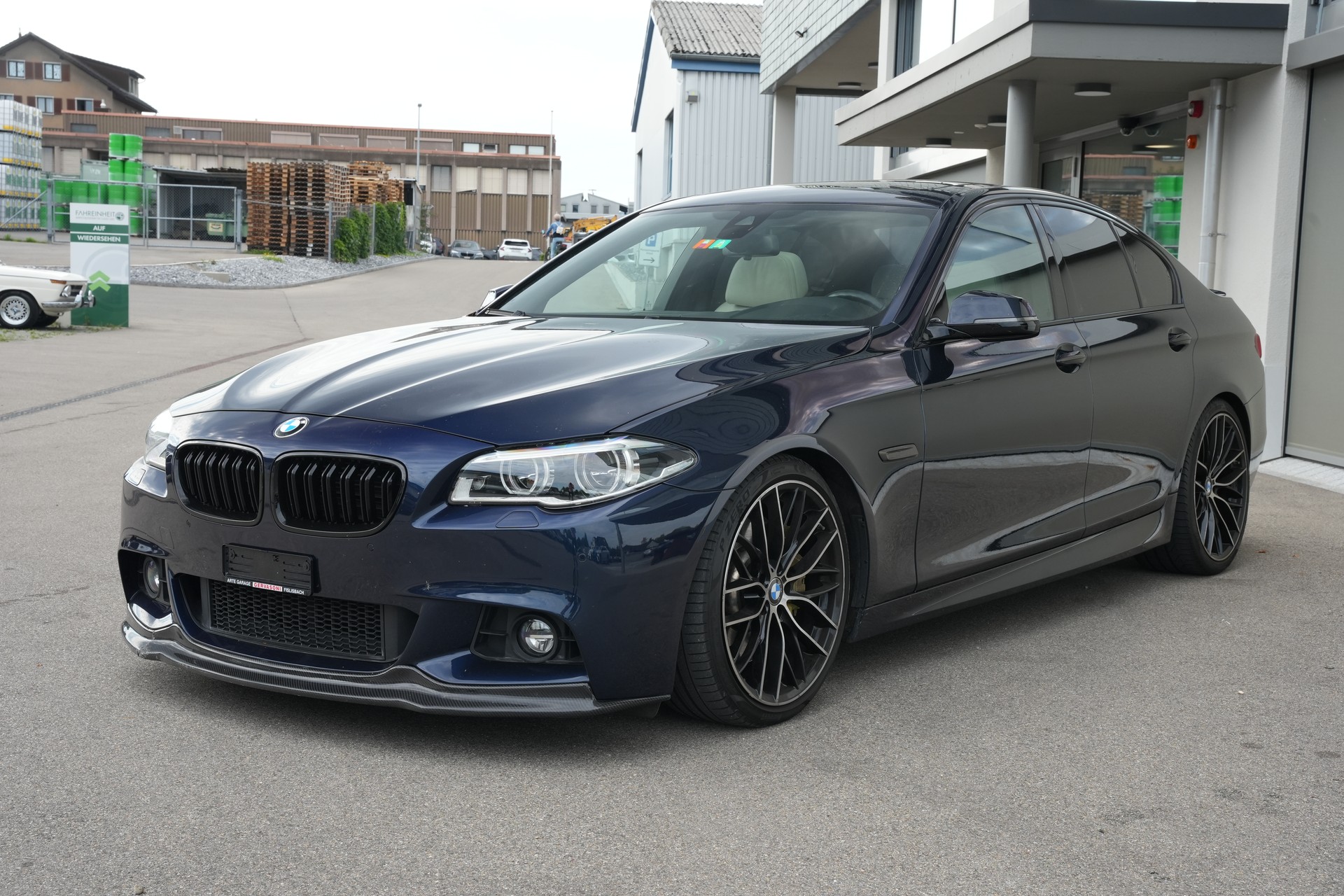 BMW 550i xDrive Steptronic-image-0