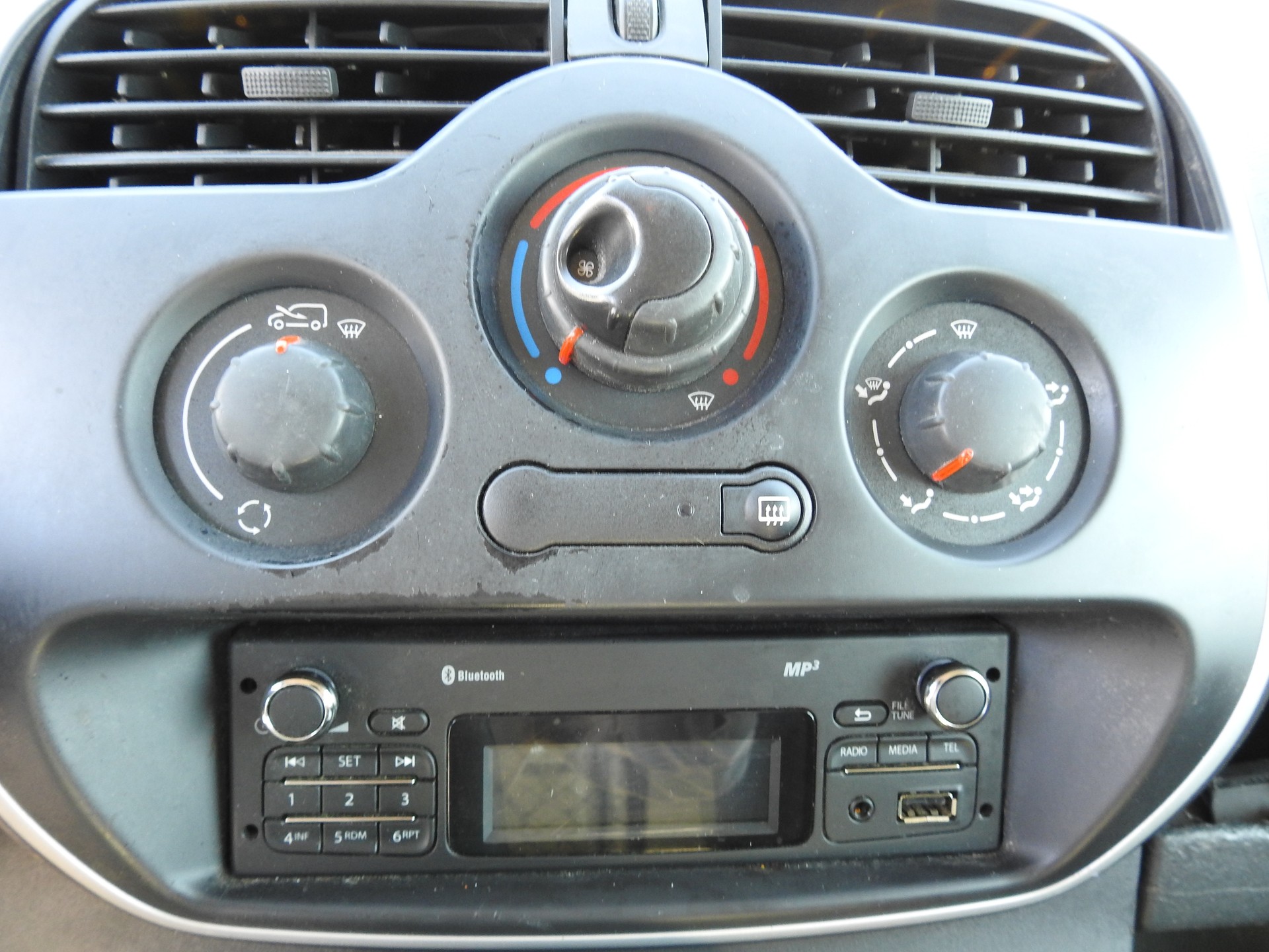 RENAULT Kangoo Compact 1.5 dCi 75 Access-image-17