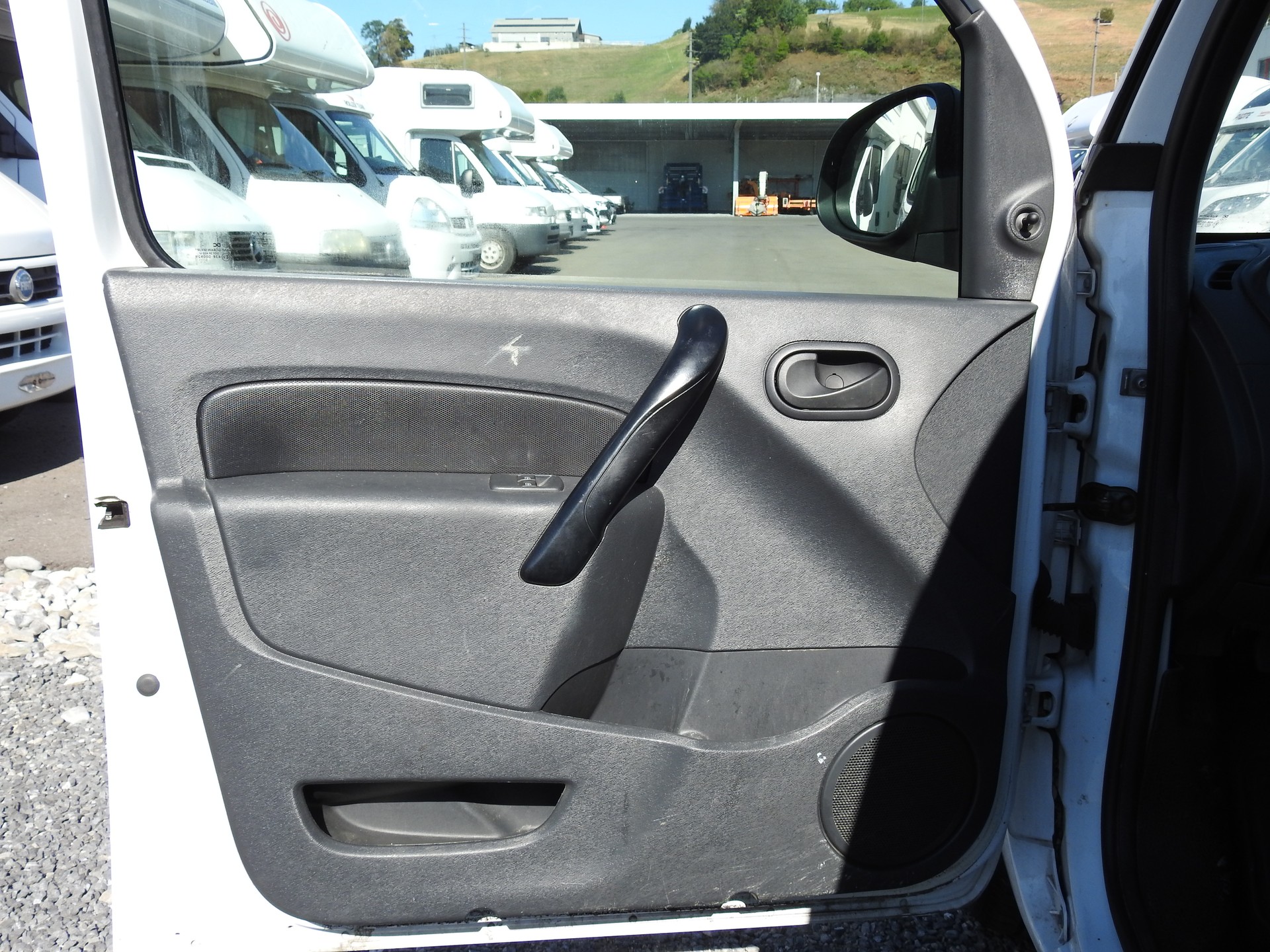 RENAULT Kangoo Compact 1.5 dCi 75 Access-image-10