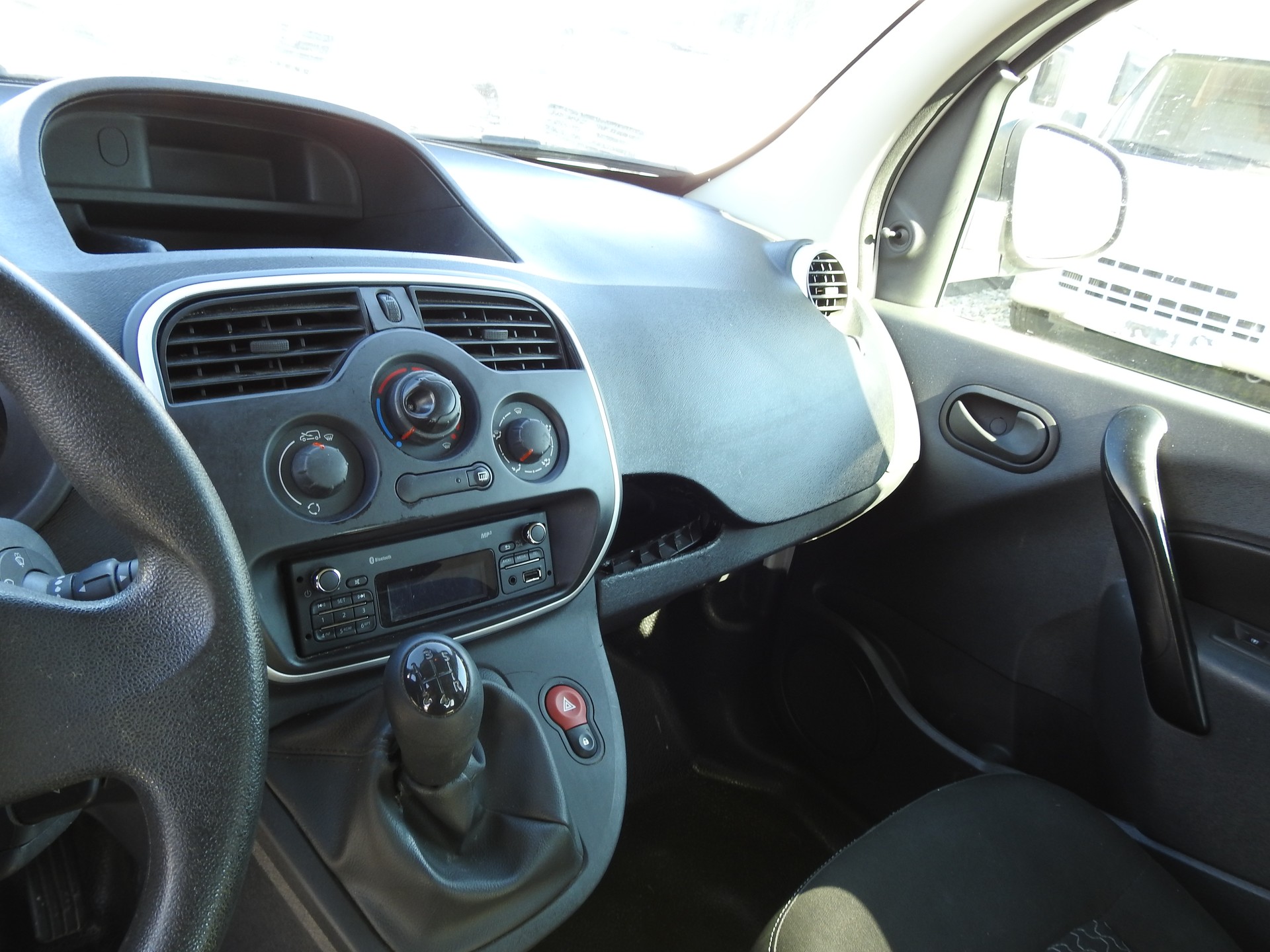 RENAULT Kangoo Compact 1.5 dCi 75 Access-image-13