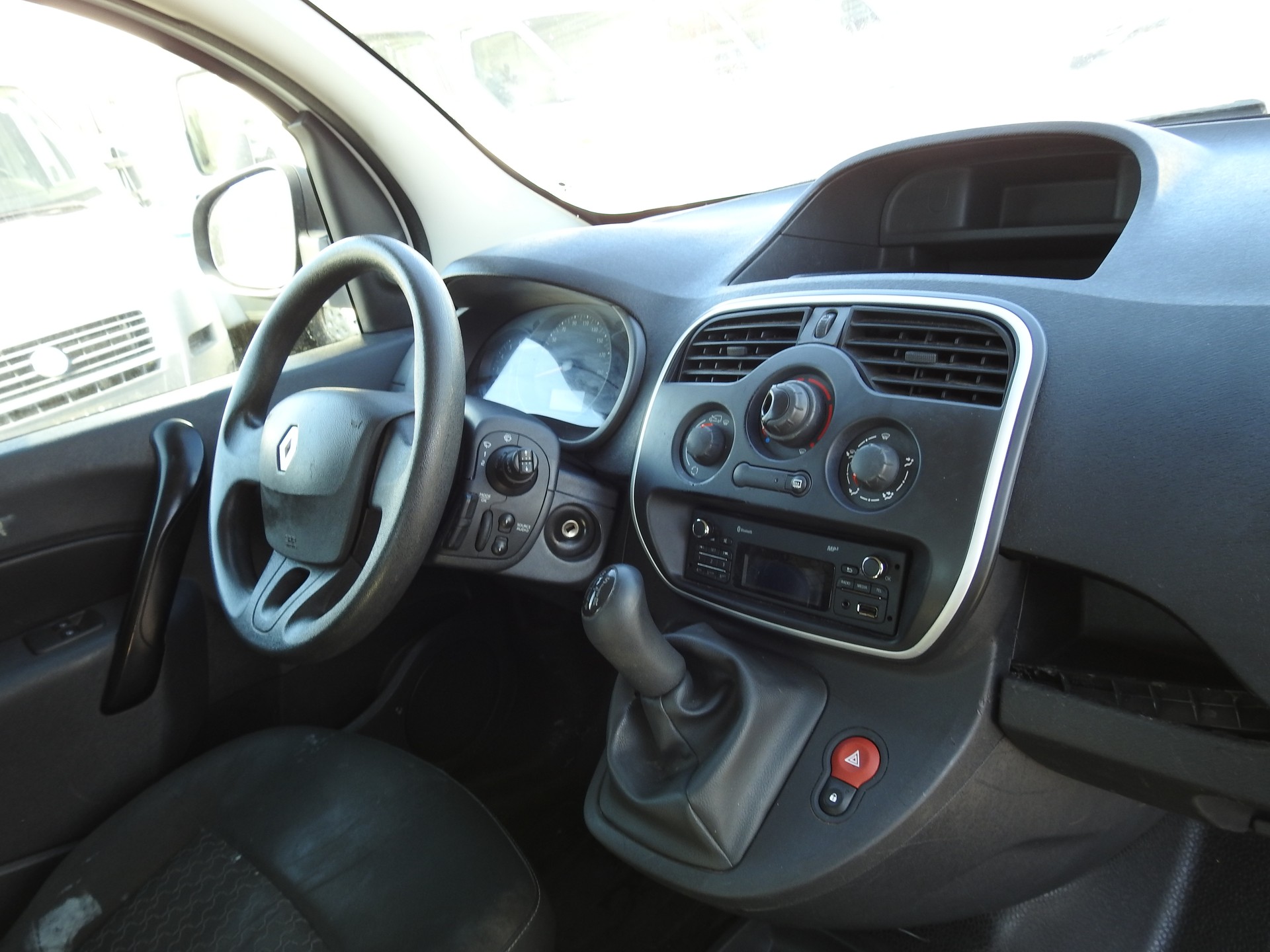 RENAULT Kangoo Compact 1.5 dCi 75 Access-image-14