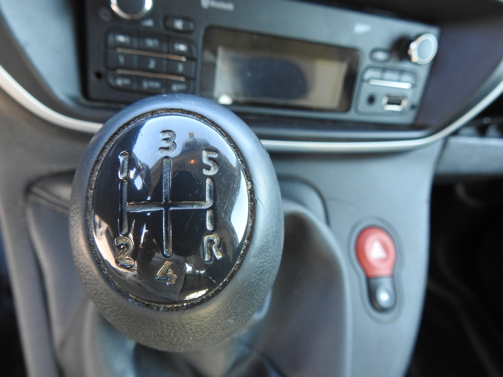 RENAULT Kangoo Compact 1.5 dCi 75 Access-image-15