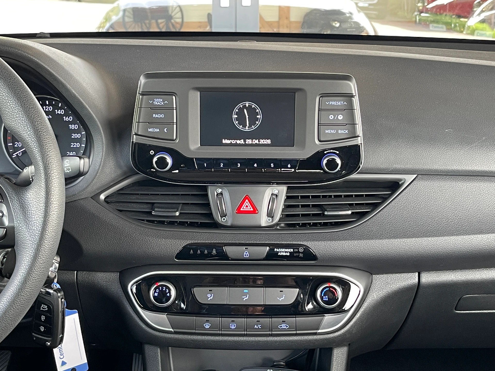 HYUNDAI i30 1.4 Pica-image-11
