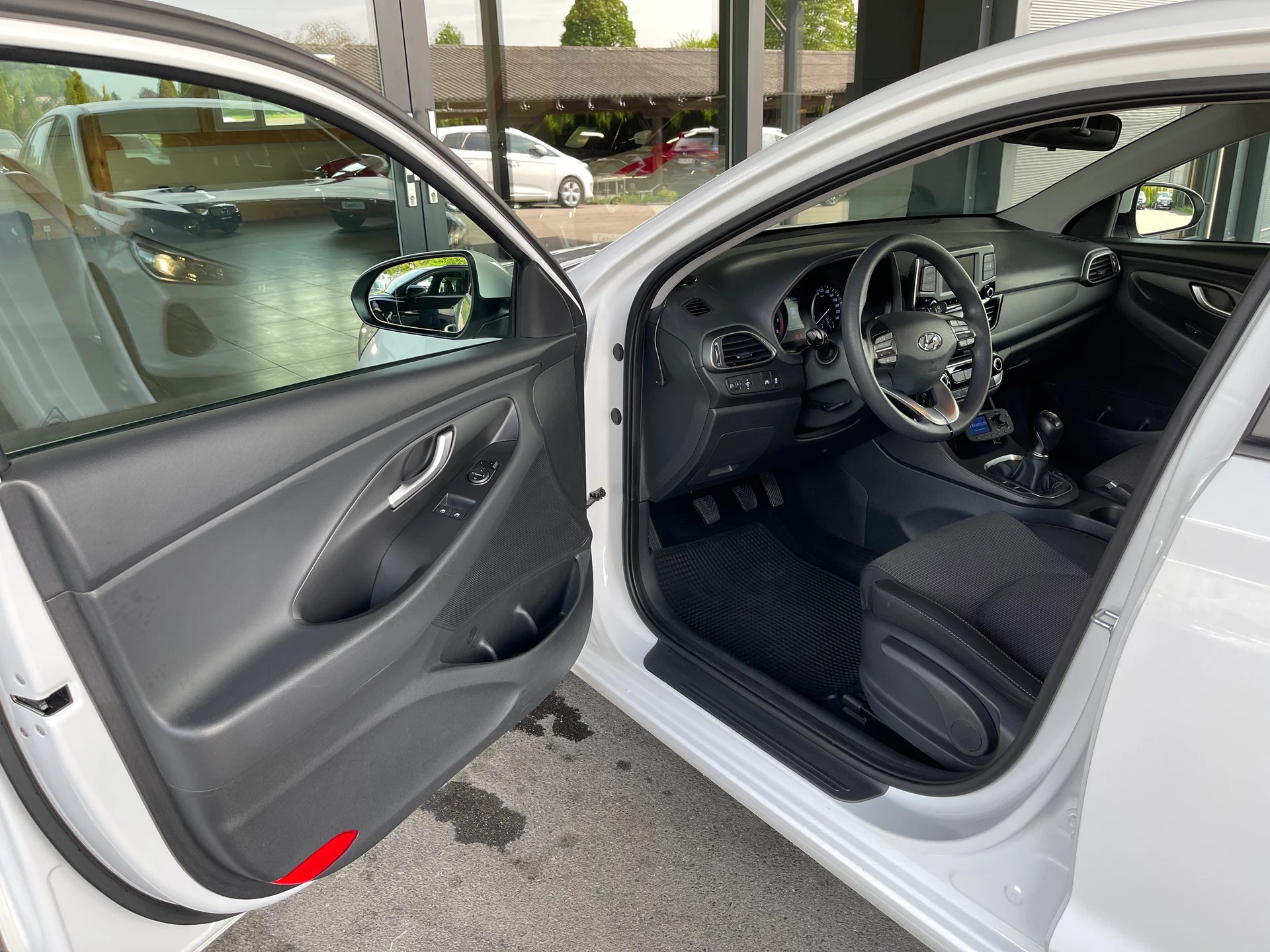 HYUNDAI i30 1.4 Pica-image-6
