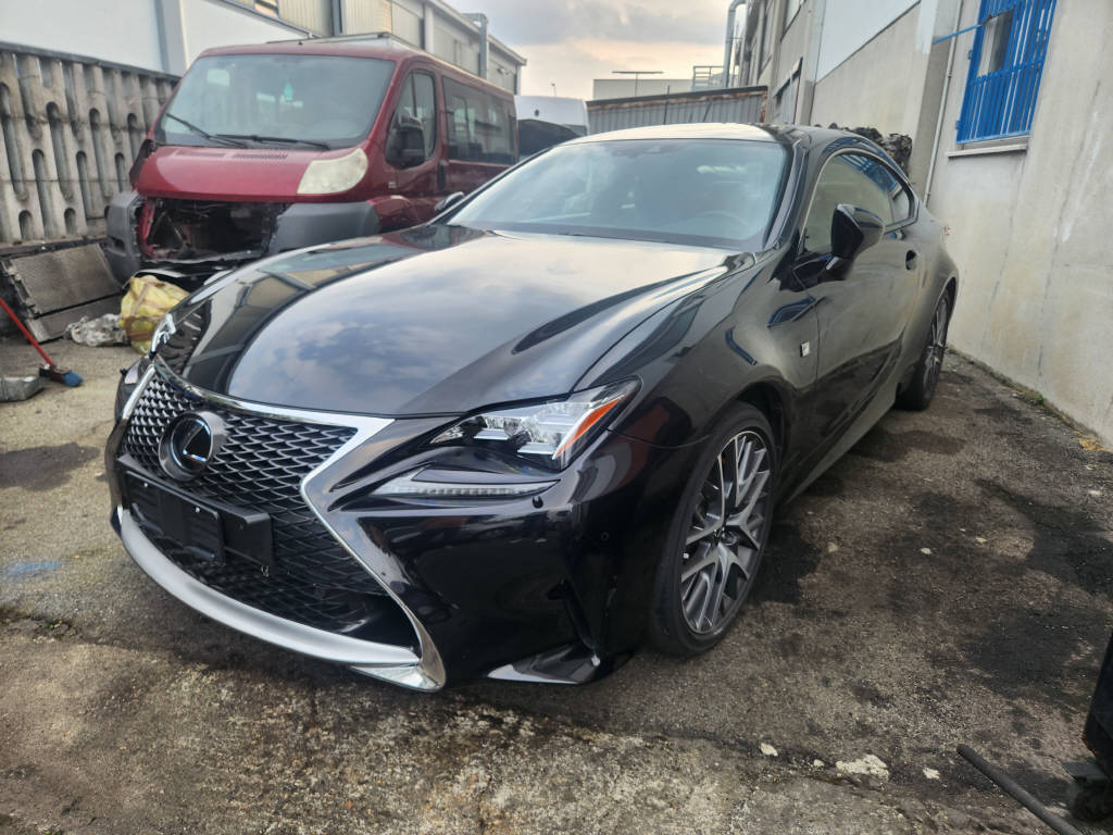 LEXUS RC 200t F-Sport-image-1