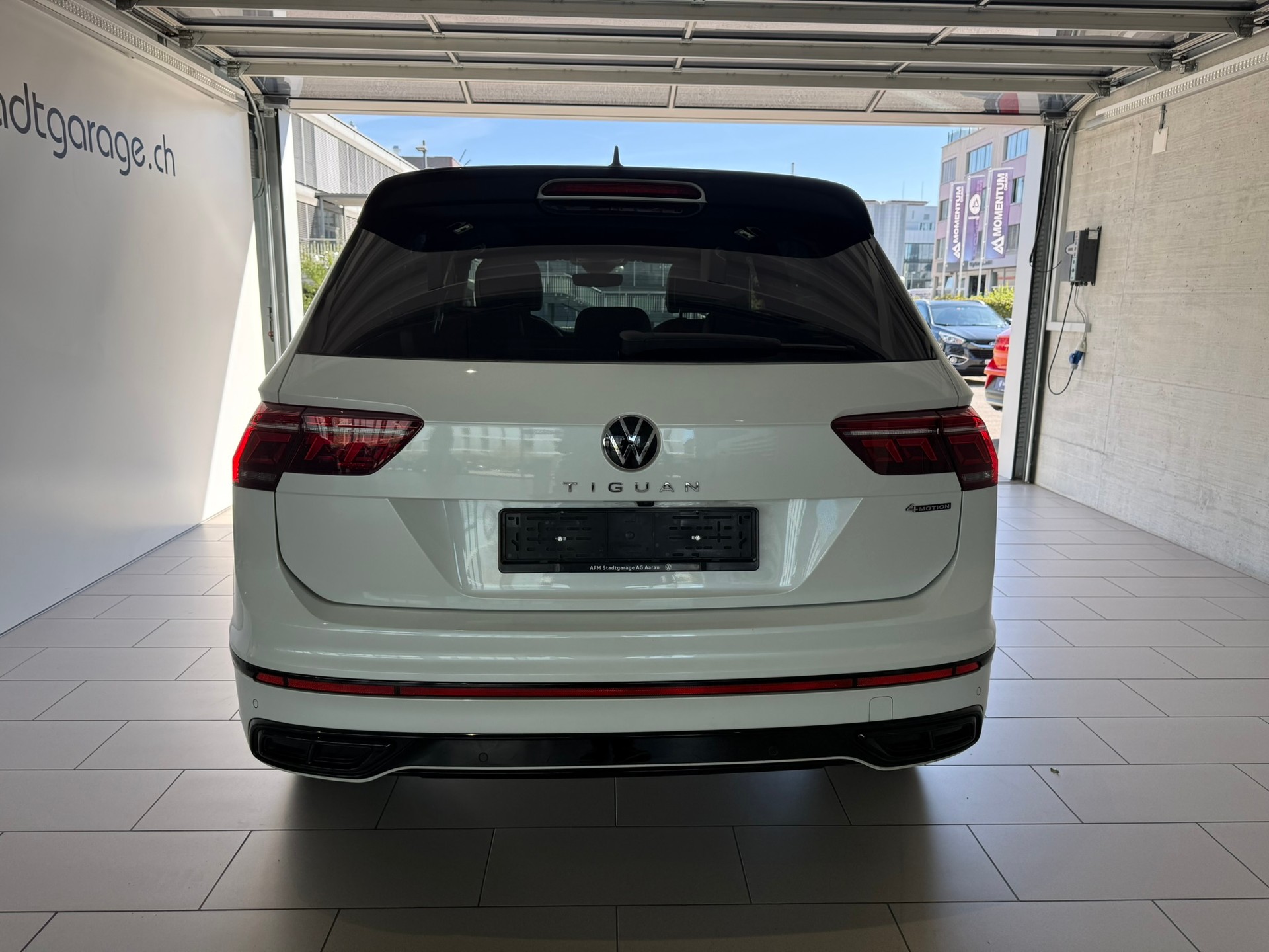VW Tiguan 2.0TSI R-Line 4Motion DSG-image-5