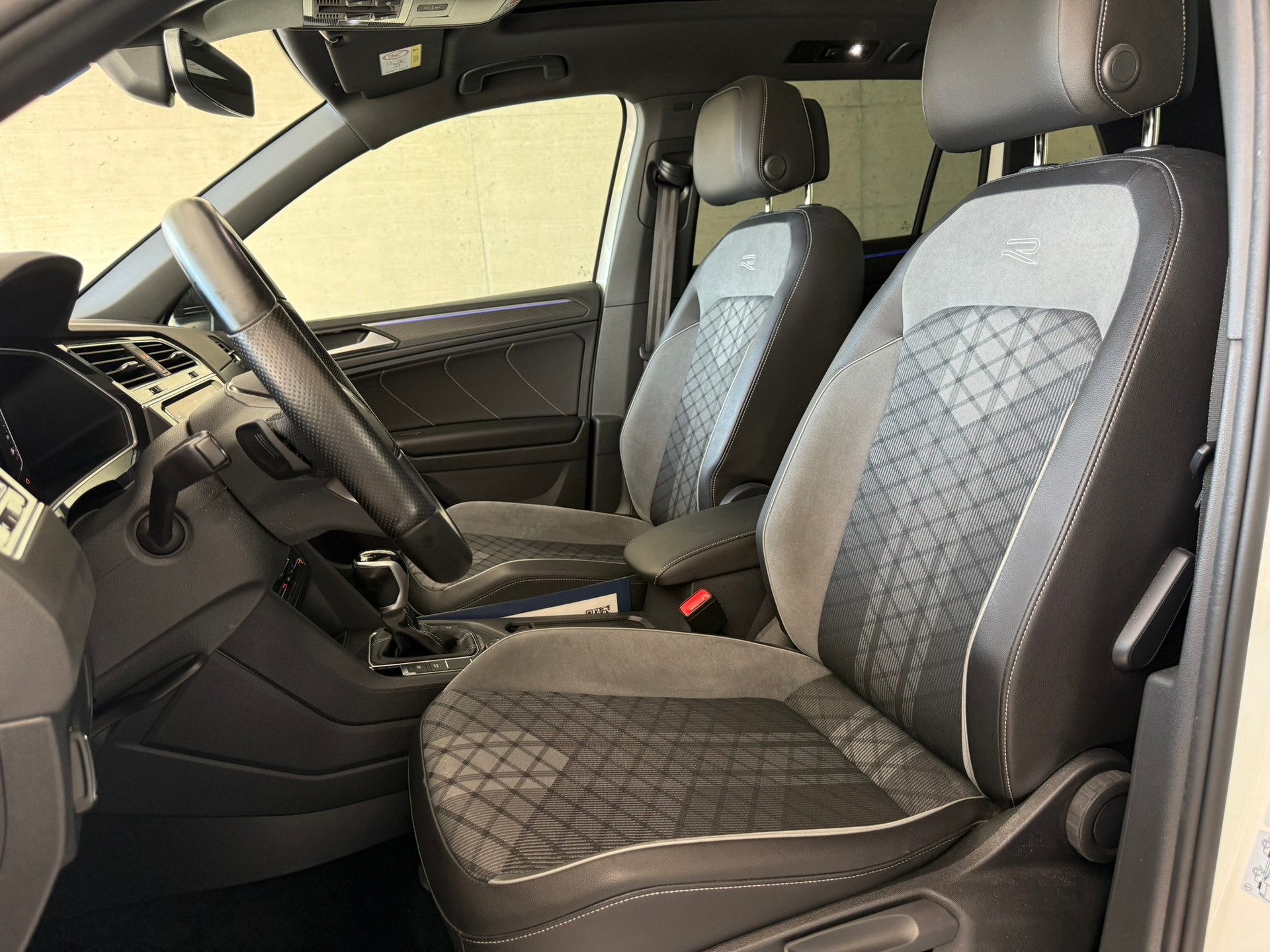 VW Tiguan 2.0TSI R-Line 4Motion DSG-image-9