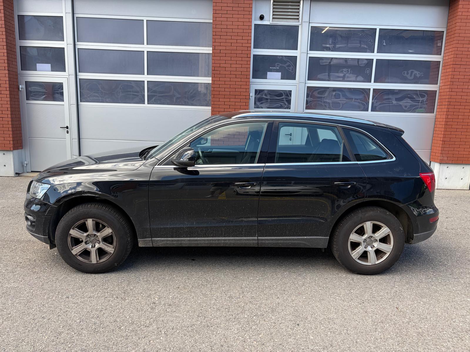 AUDI Q5 2.0 TFSI quattro S-tronic-image-3