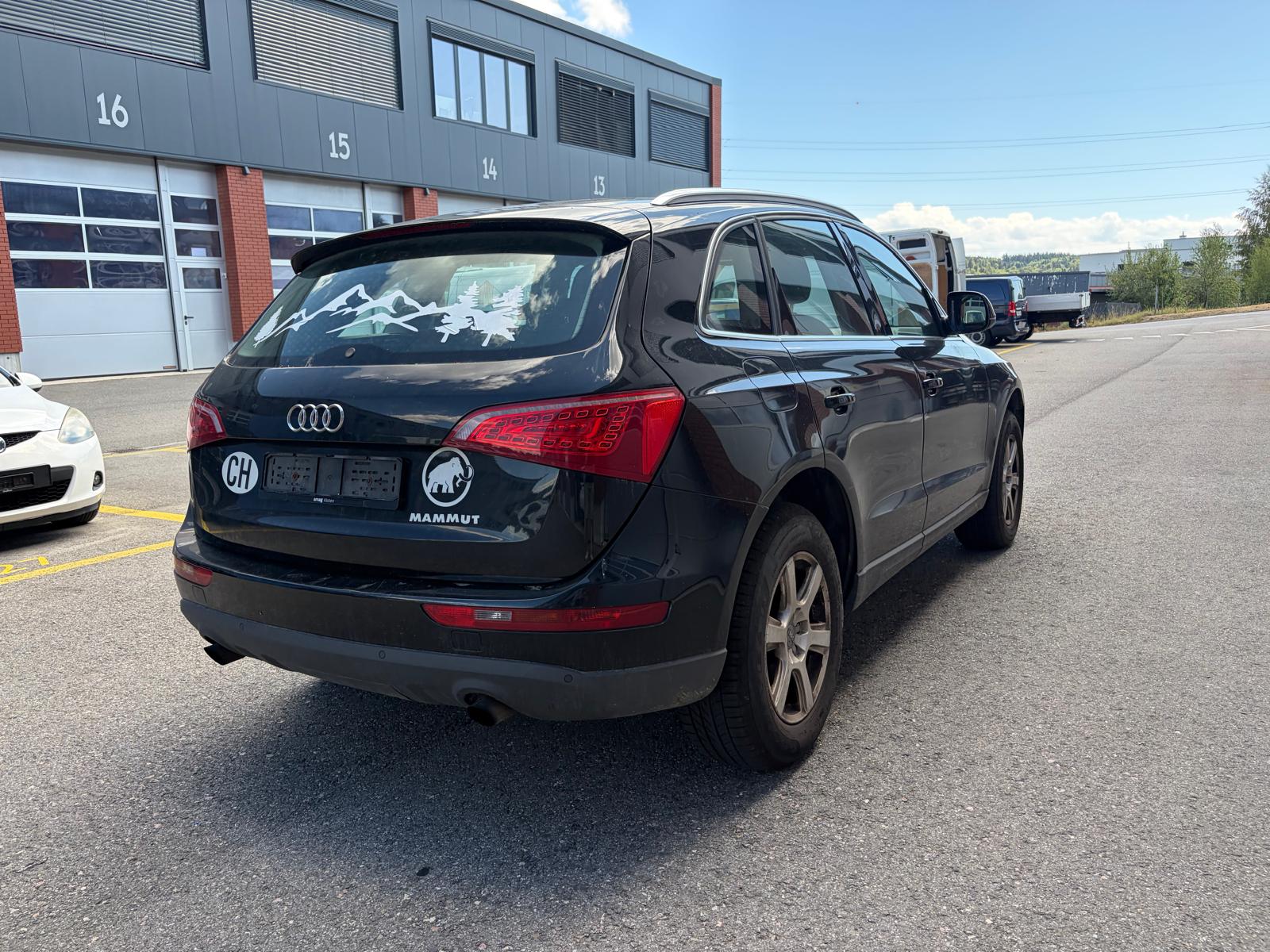 AUDI Q5 2.0 TFSI quattro S-tronic-image-2