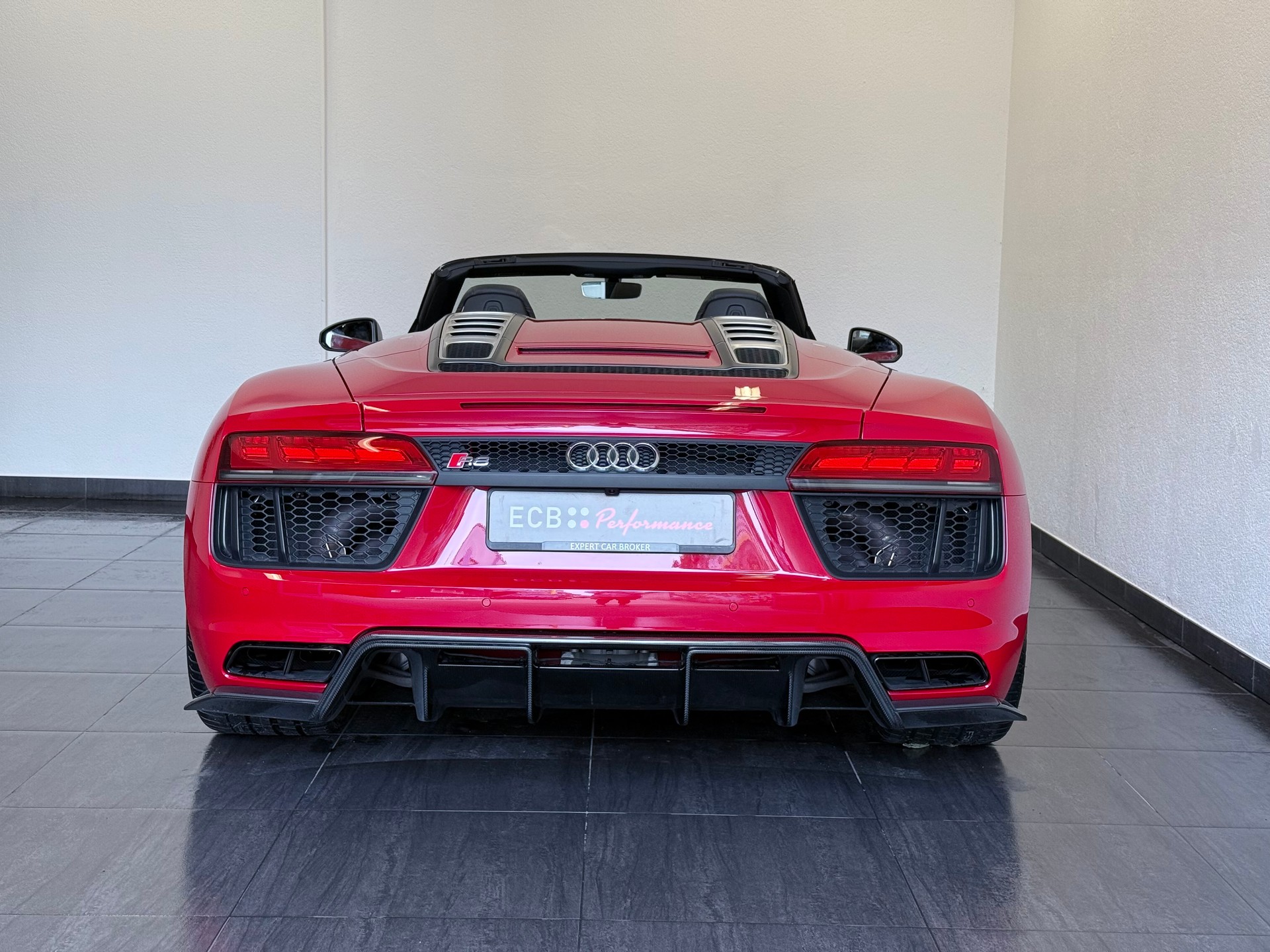AUDI R8 Spyder 5.2 RWS S-Tronic-image-10