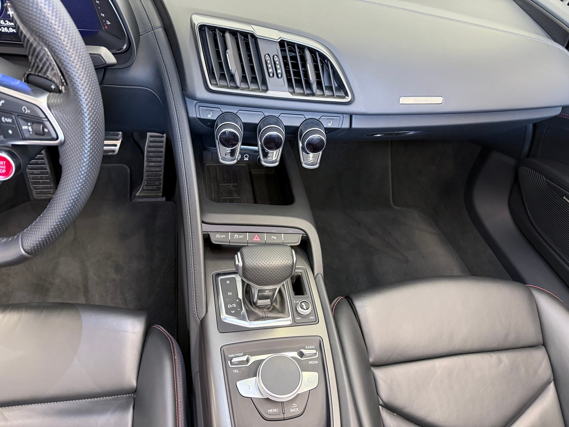 AUDI R8 Spyder 5.2 RWS S-Tronic-image-16