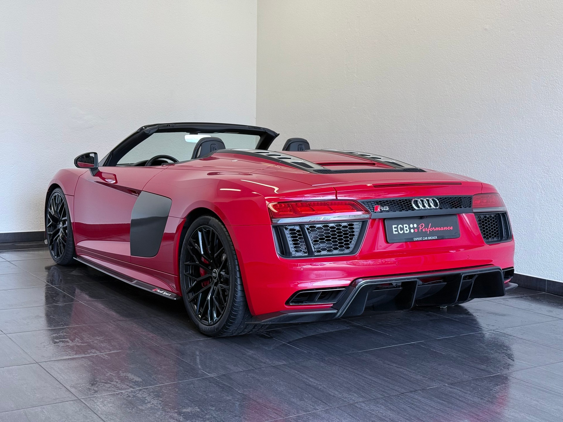 AUDI R8 Spyder 5.2 RWS S-Tronic-image-8
