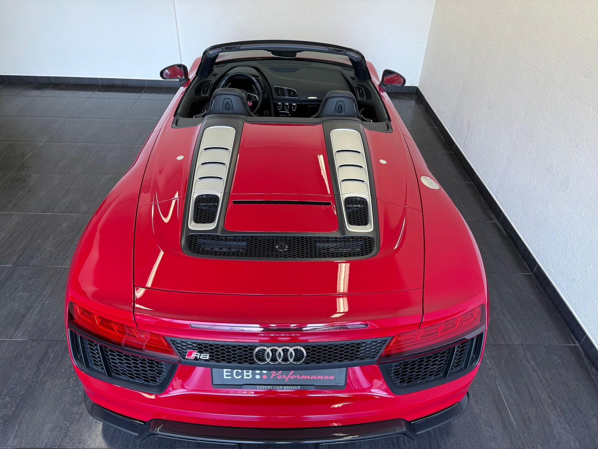 AUDI R8 Spyder 5.2 RWS S-Tronic-image-17