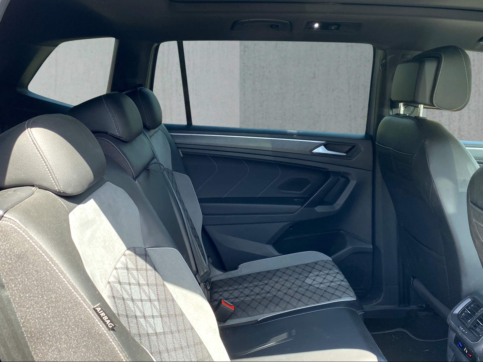 VW Tiguan Allspace 2.0TSI R-Line 4Motion DSG-image-4