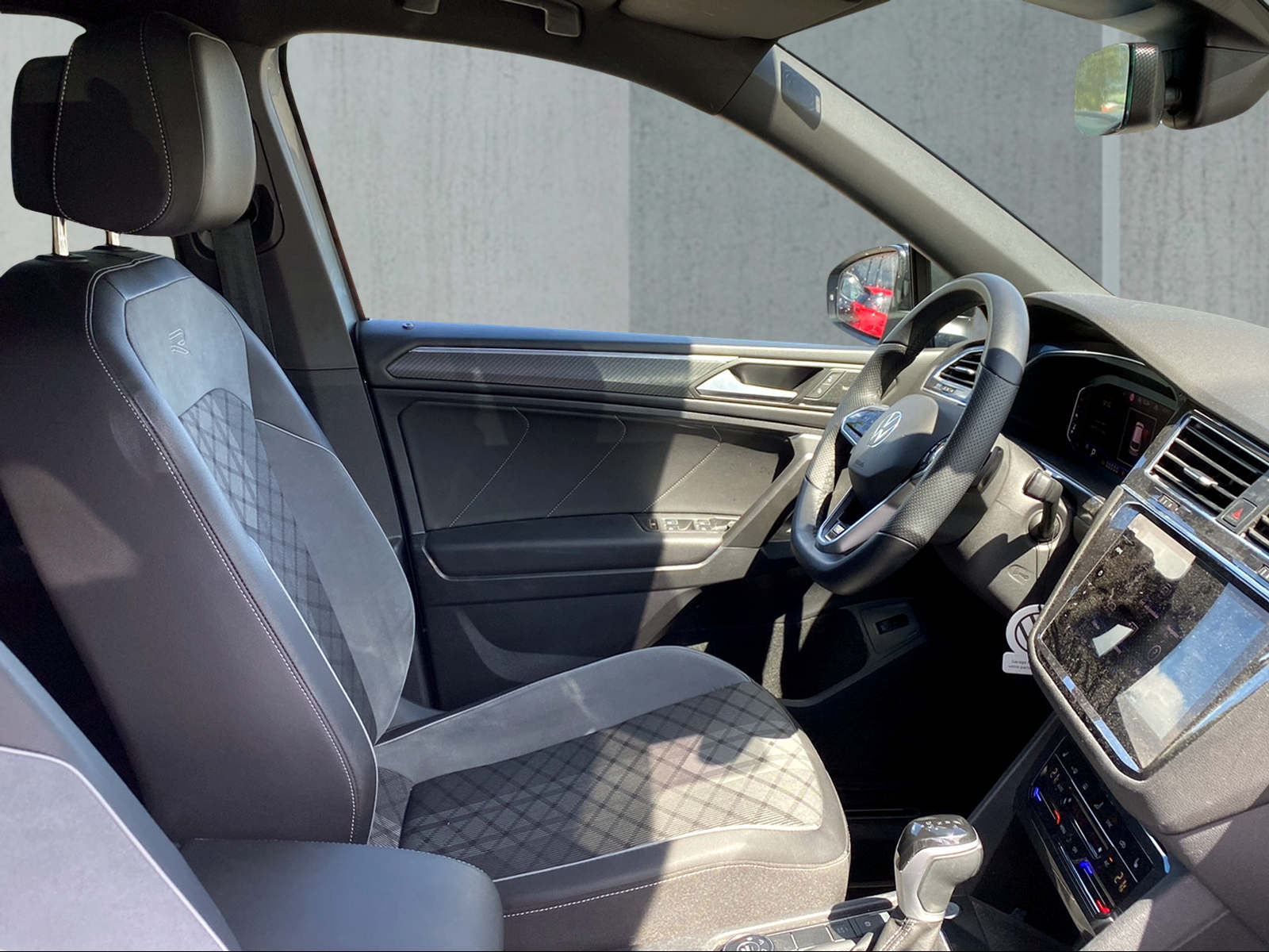 VW Tiguan Allspace 2.0TSI R-Line 4Motion DSG-image-5