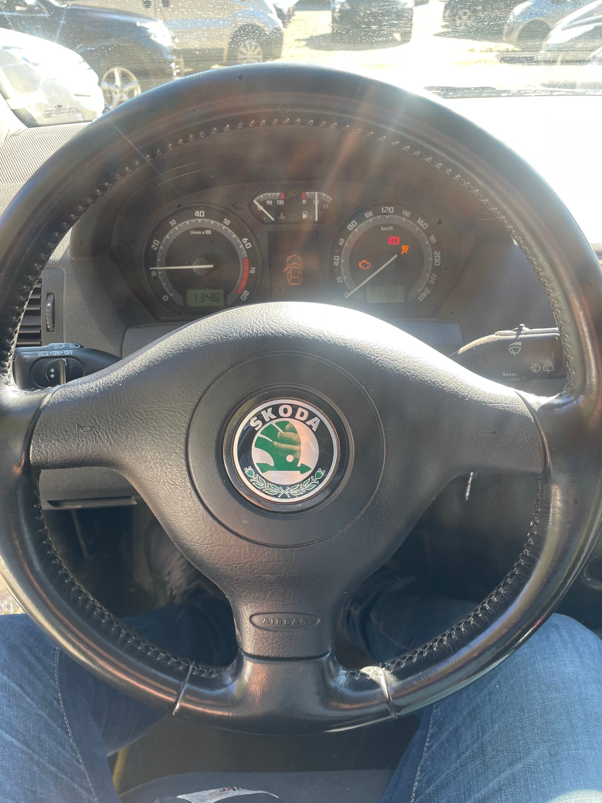 SKODA Fabia 1.4 16V Elegance-image-4