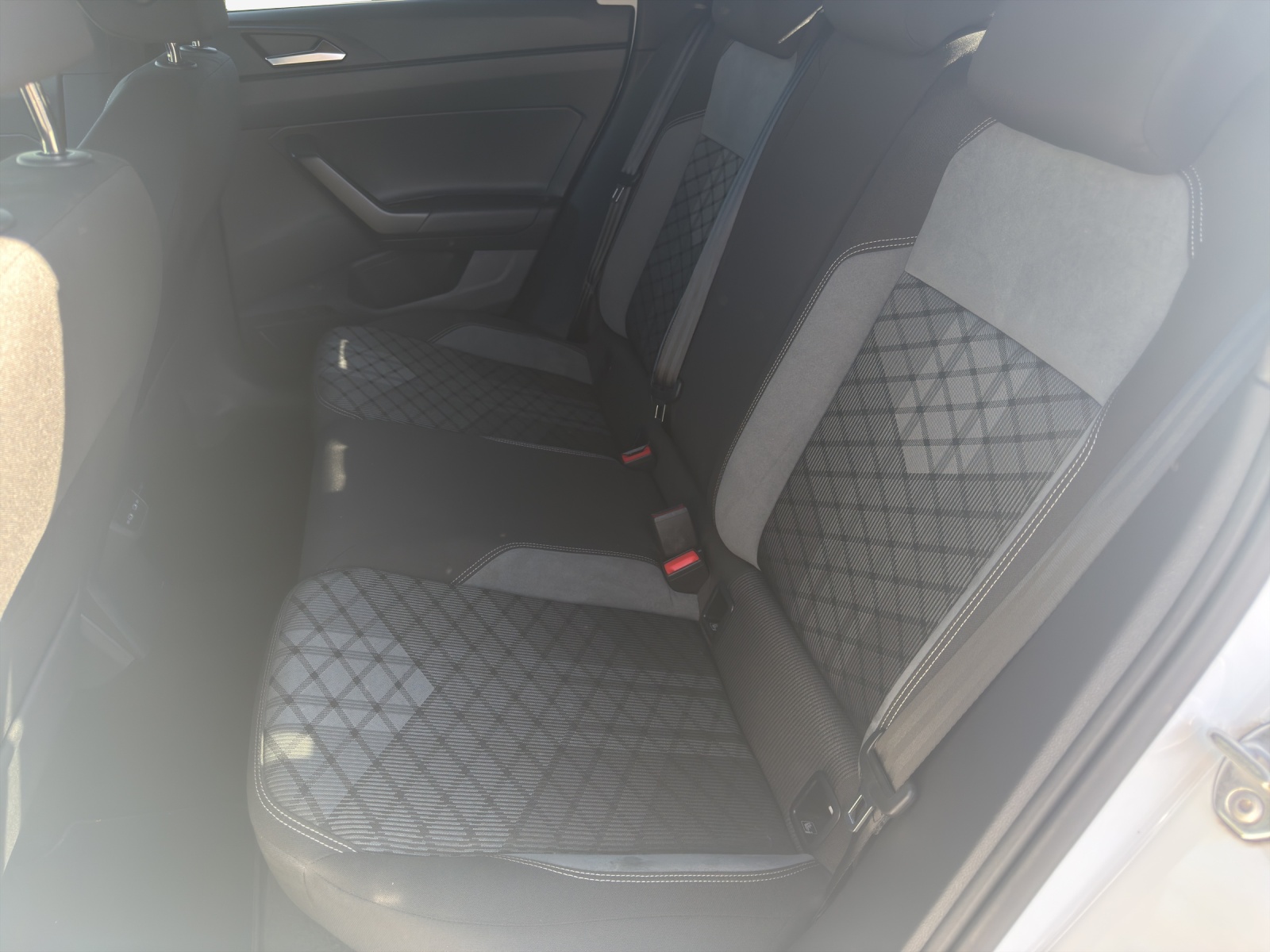 VW Taigo 1.0 TSI R-Line DSG-image-11