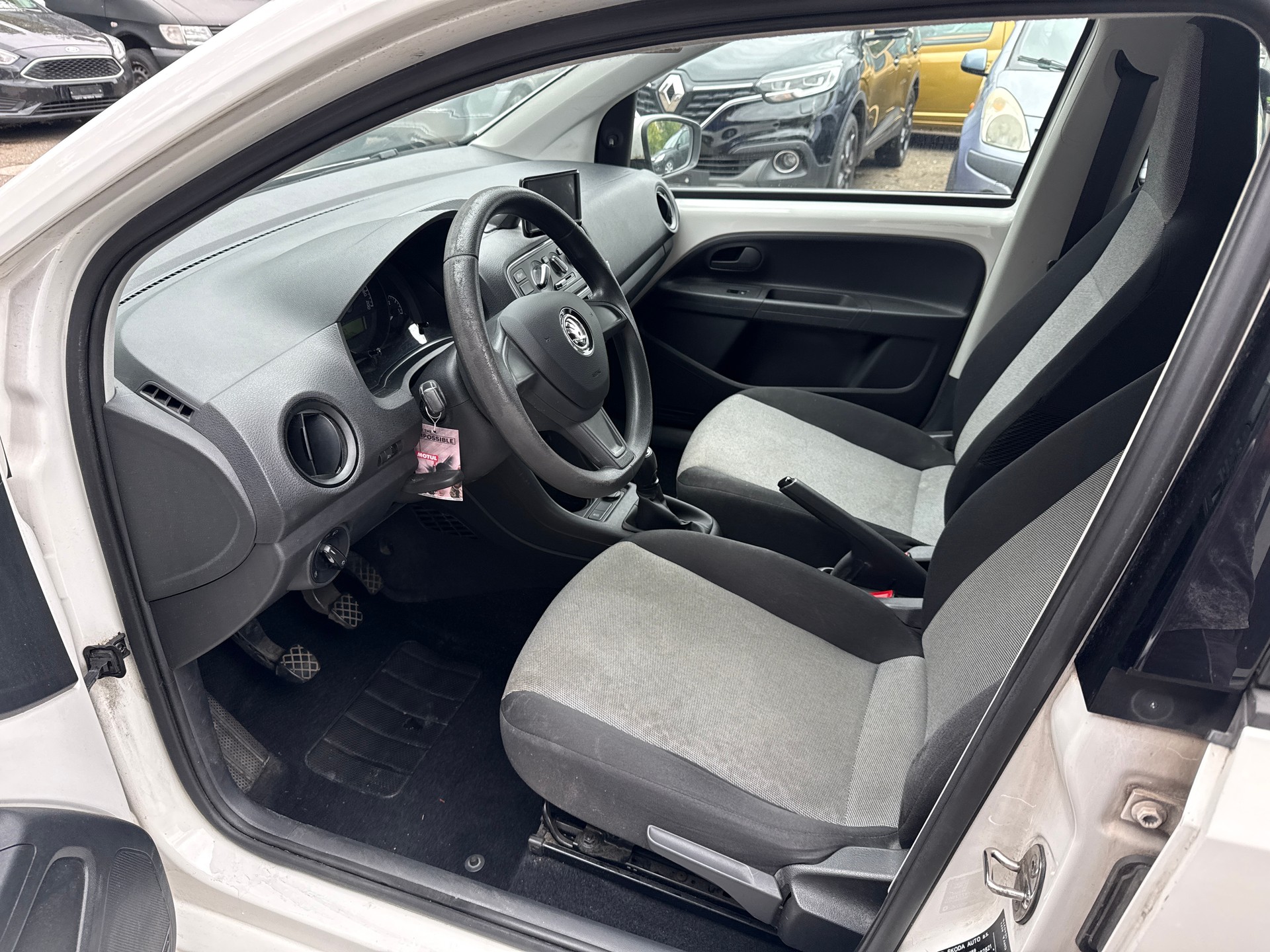 SKODA Citigo 1.0 Elegance-image-7