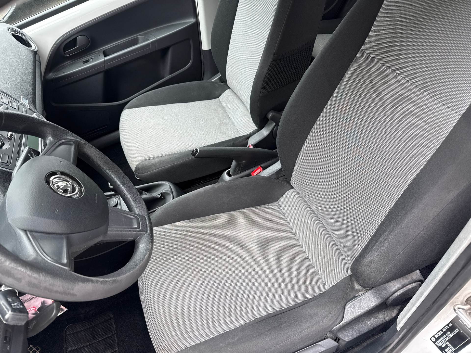 SKODA Citigo 1.0 Elegance-image-13