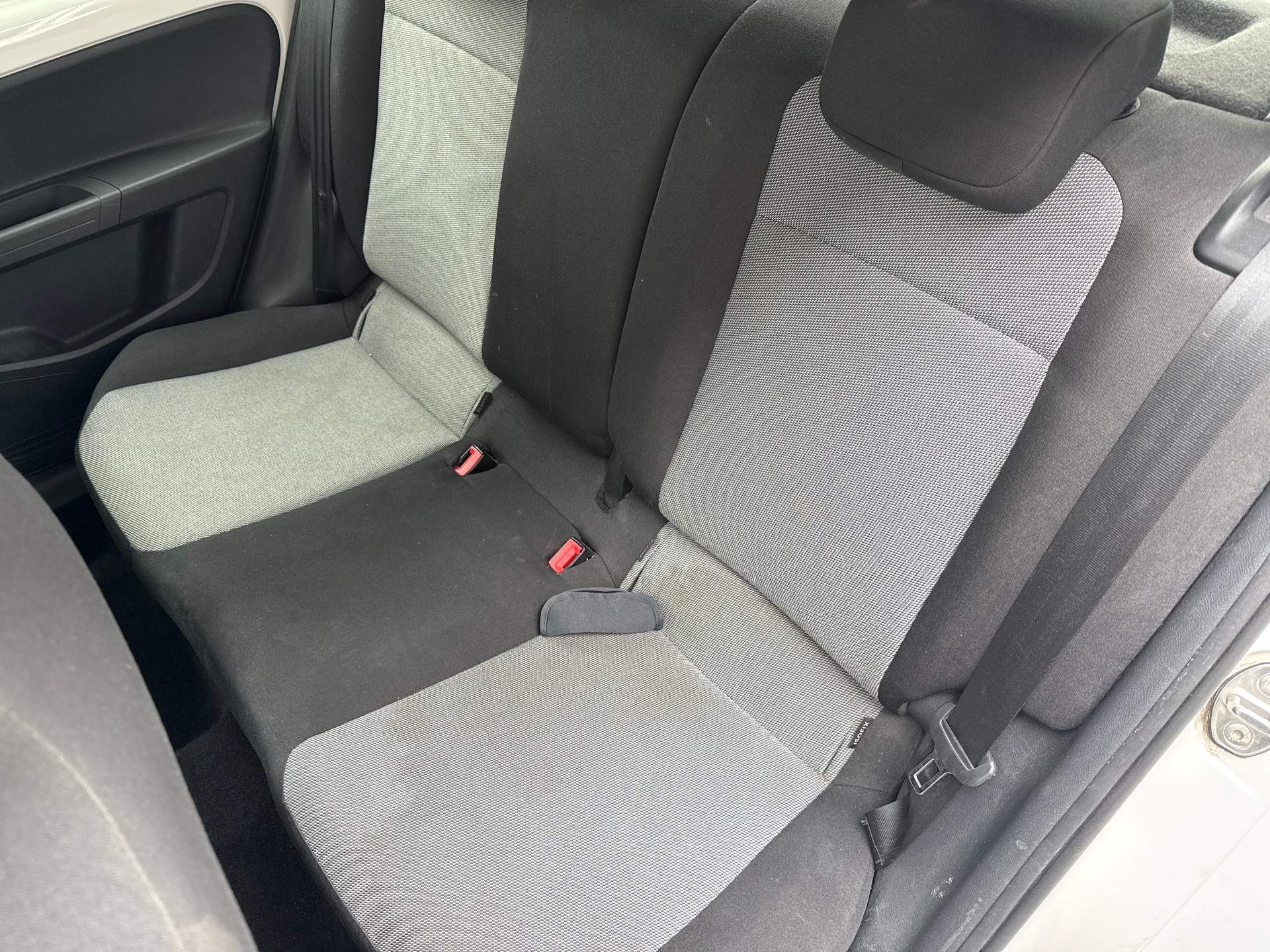SKODA Citigo 1.0 Elegance-image-12