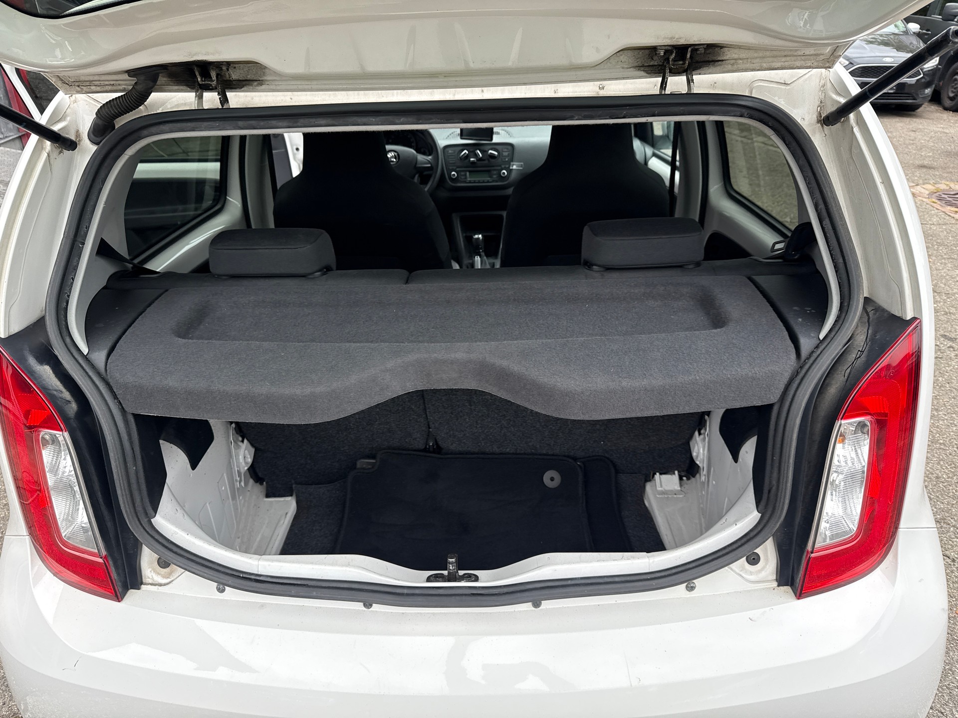 SKODA Citigo 1.0 Elegance-image-14
