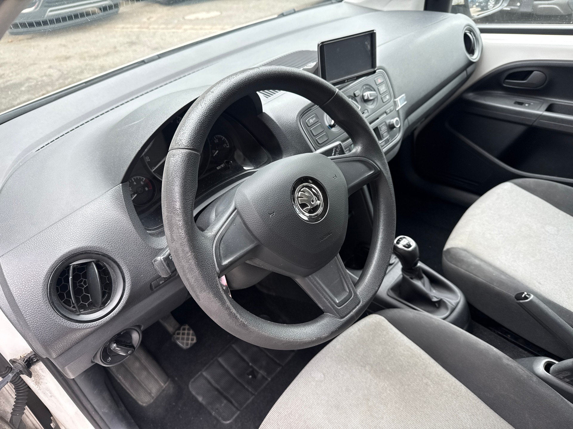 SKODA Citigo 1.0 Elegance-image-15