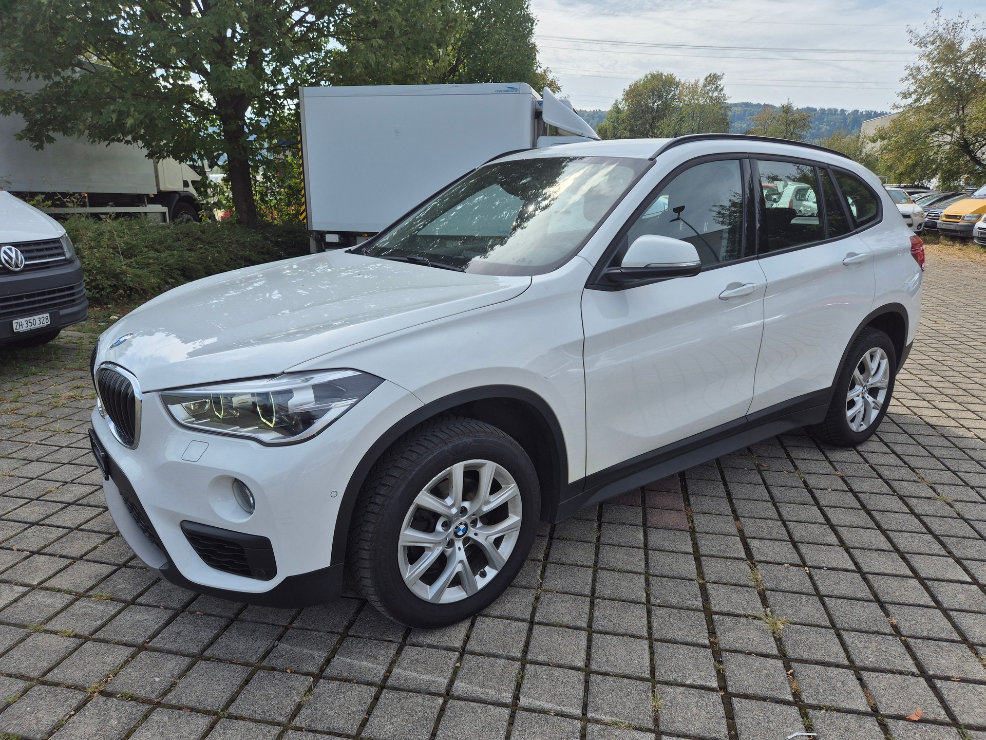 BMW X1 xDrive 18d xLine Steptronic-image-1