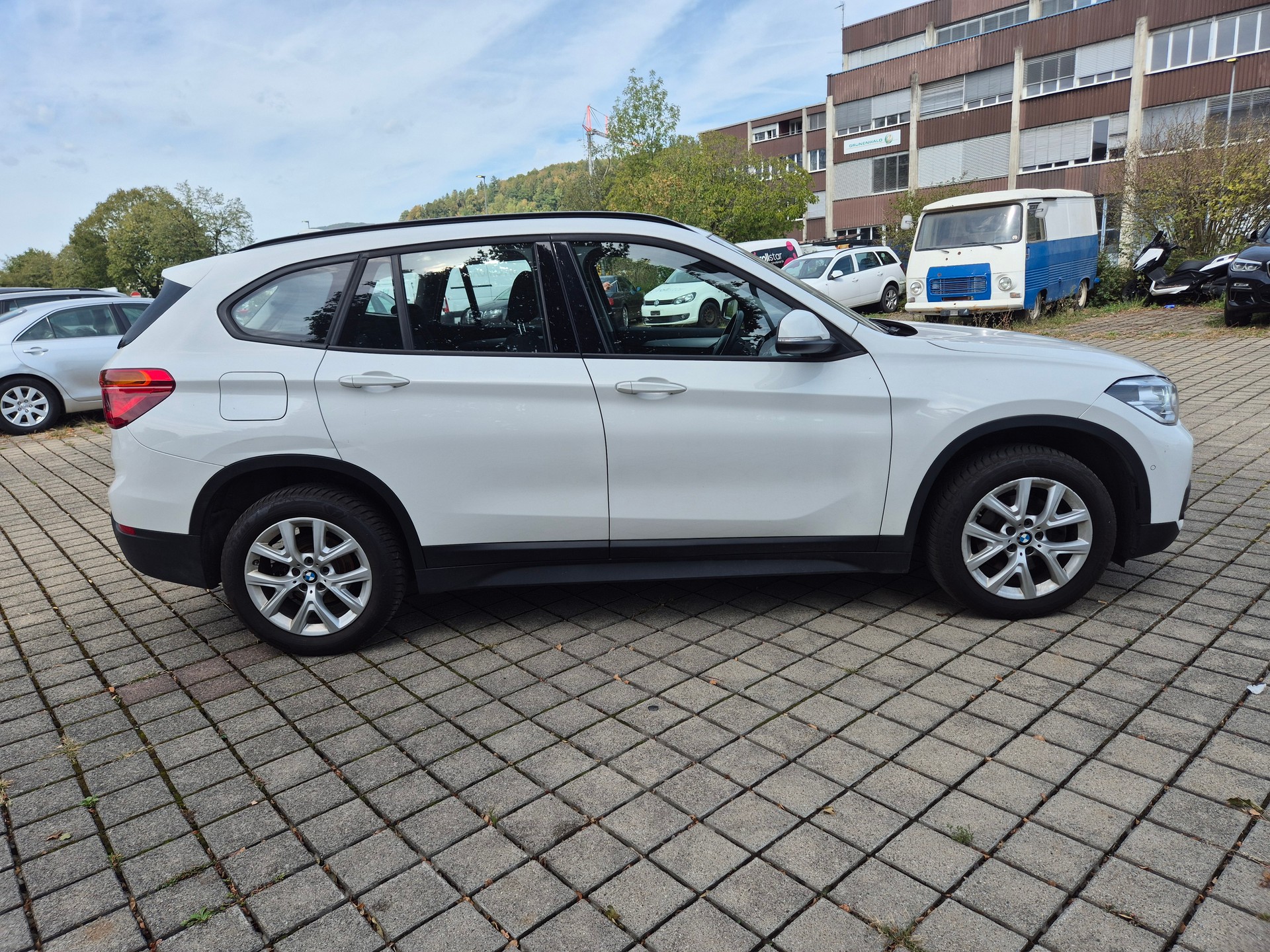 BMW X1 xDrive 18d xLine Steptronic-image-4