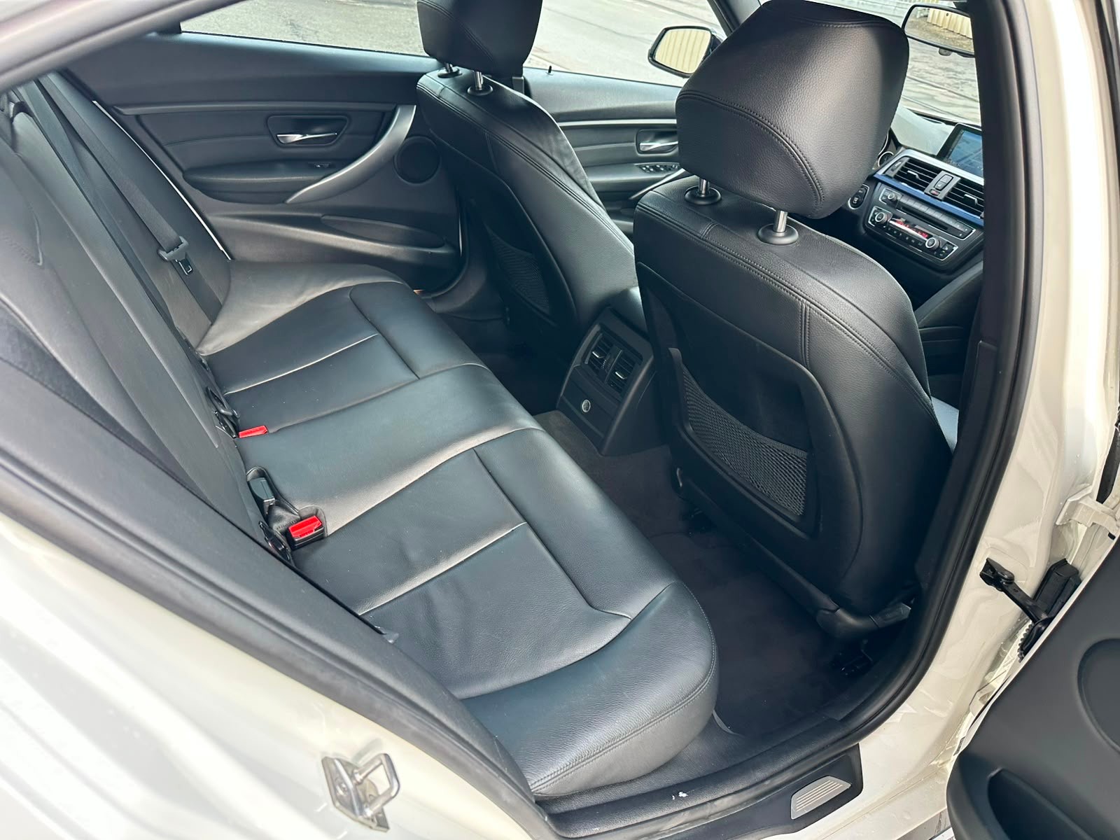 BMW 335i xDrive Sport Line Steptronic-image-15