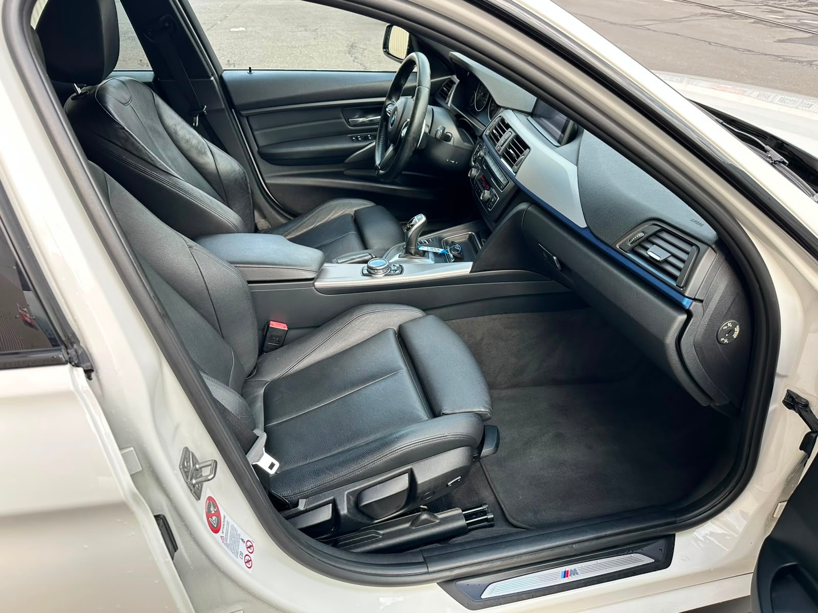 BMW 335i xDrive Sport Line Steptronic-image-10