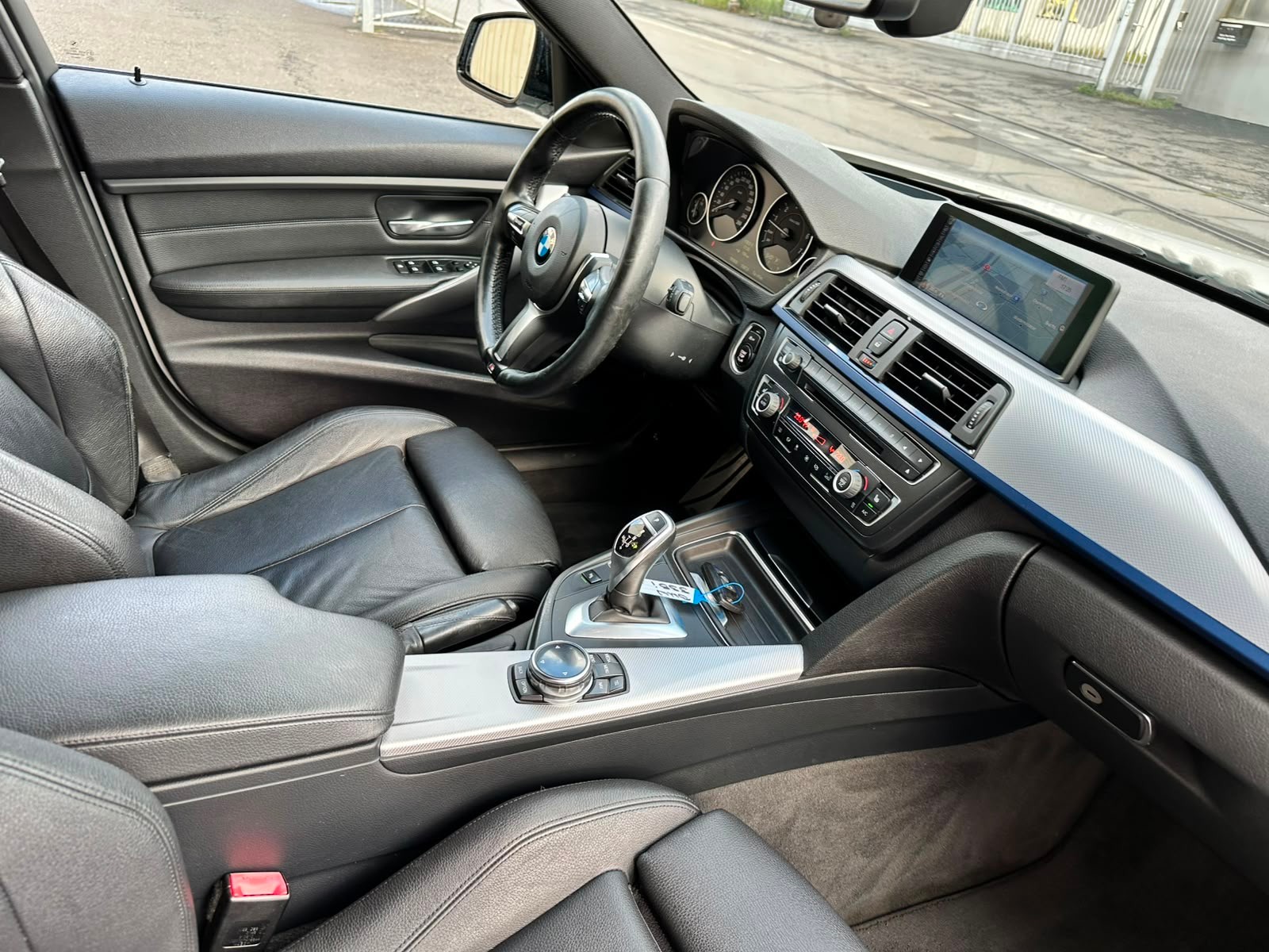 BMW 335i xDrive Sport Line Steptronic-image-9