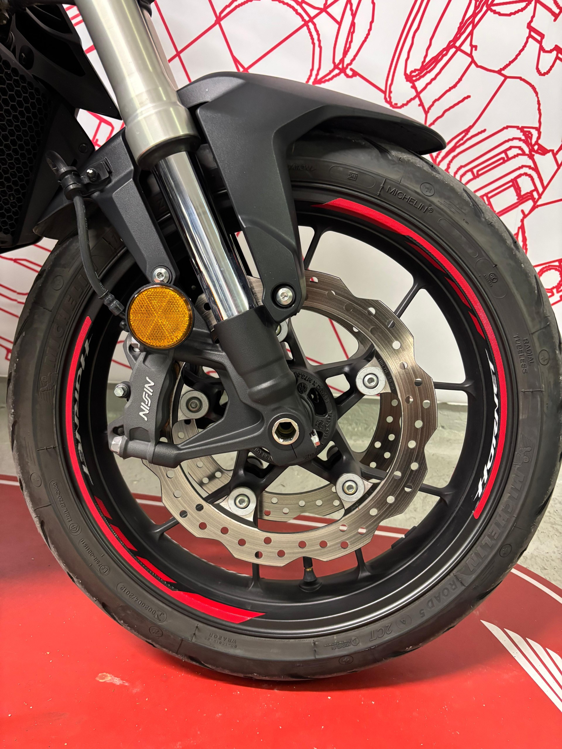 HONDA CB 750 Hornet-showroom-element-3