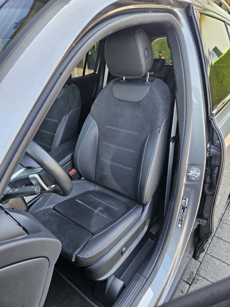 MERCEDES-BENZ GLB 220 4Matic AMG Line-image-4